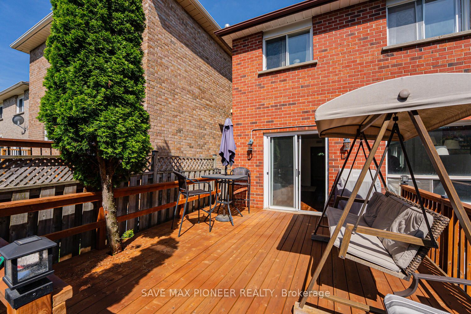 228 Lech Walesa Drive Property Photo 37