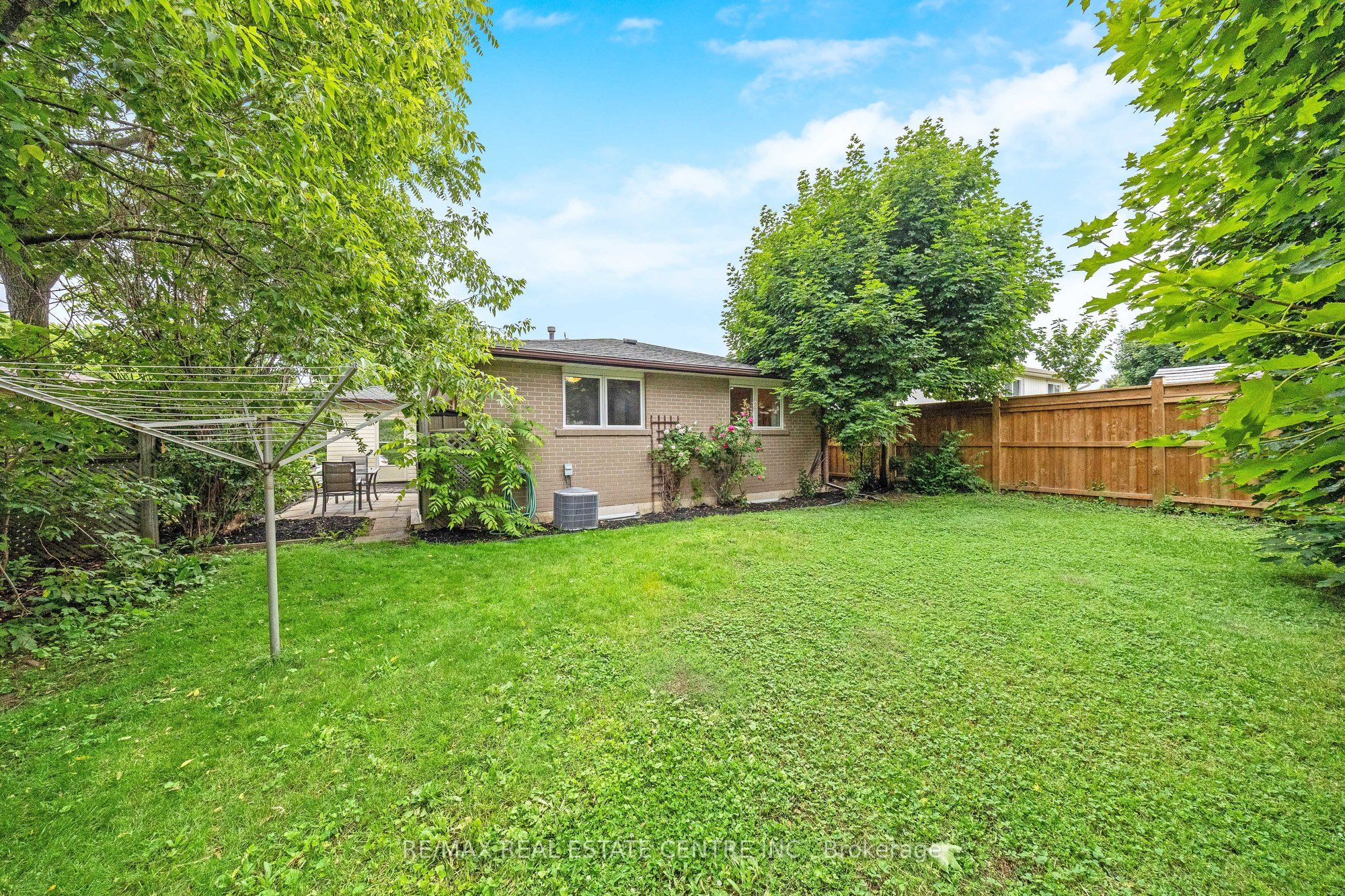 29 Irwin Crescent Property Photo 32