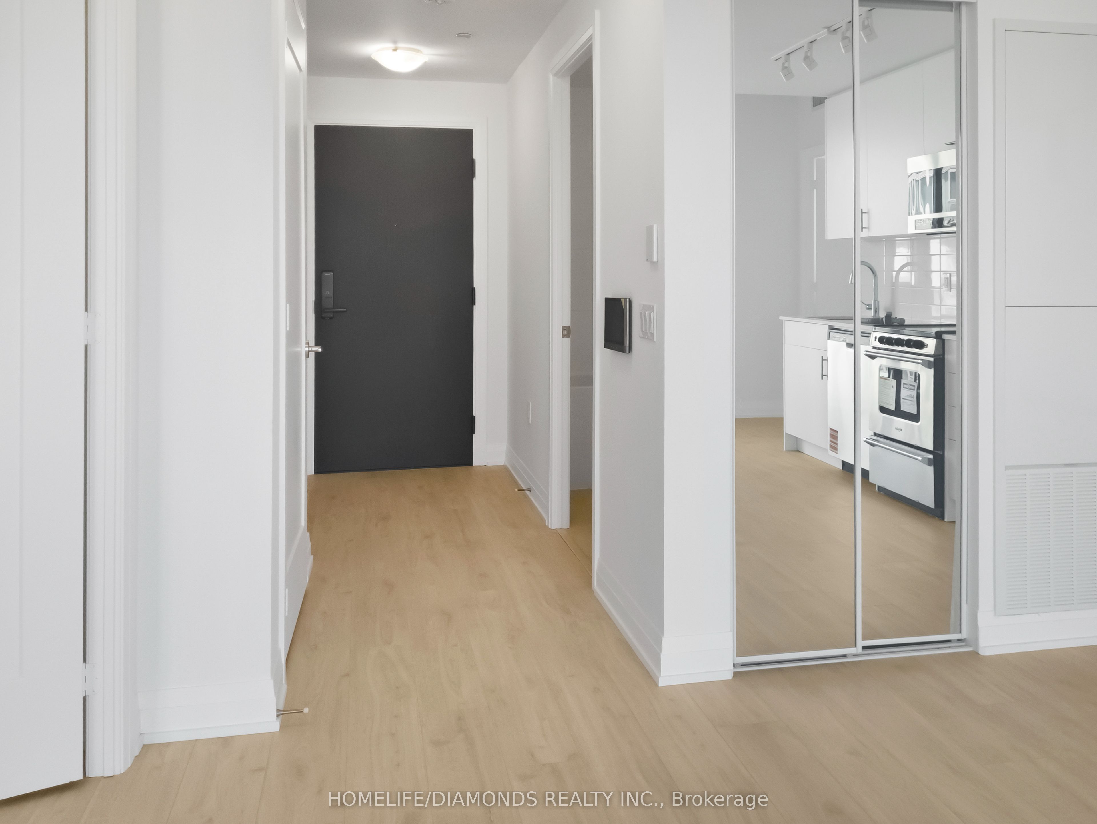#323 - 412 Silver Maple Road Property Photo 1