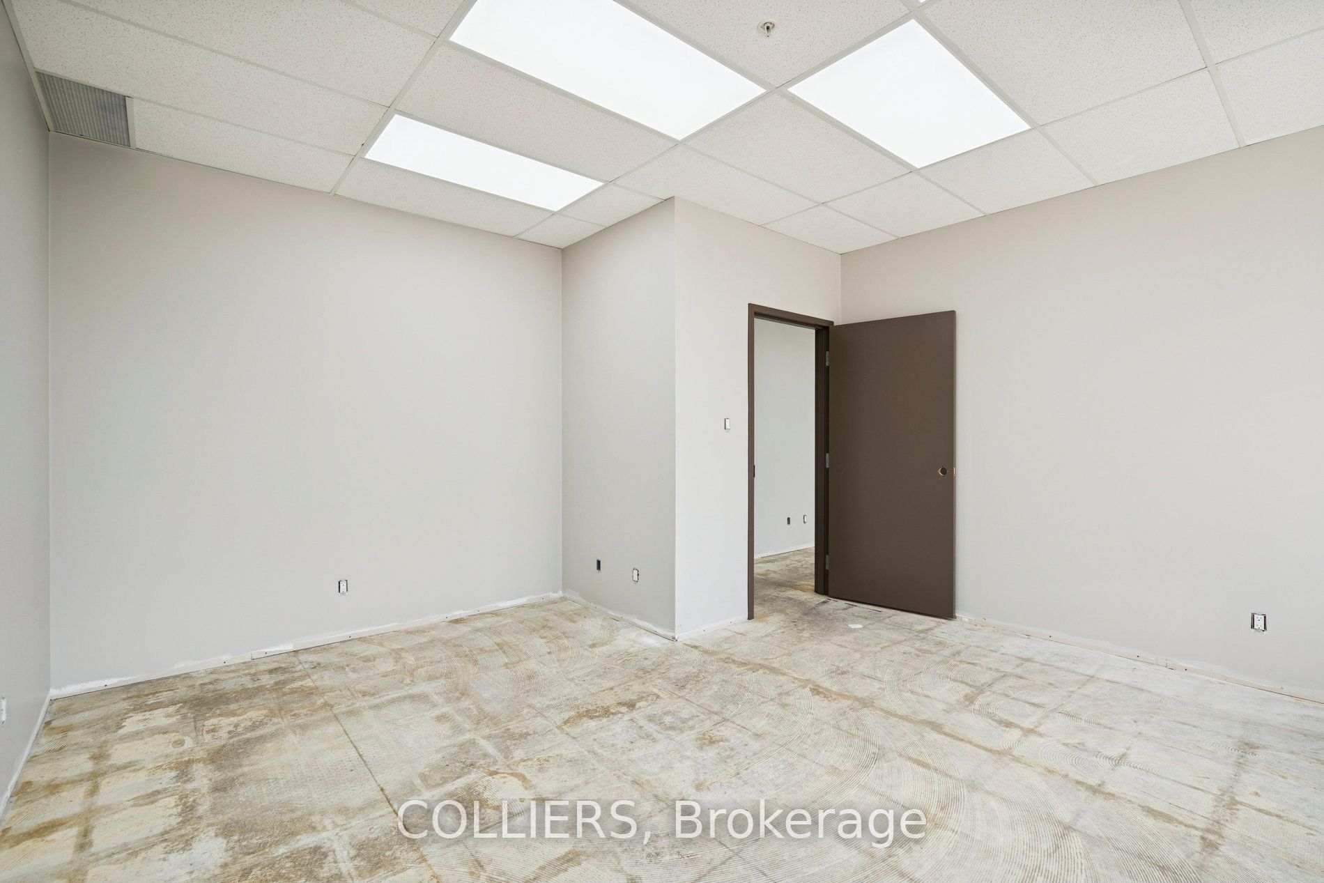 5309 Maingate Drive Property Photo 5