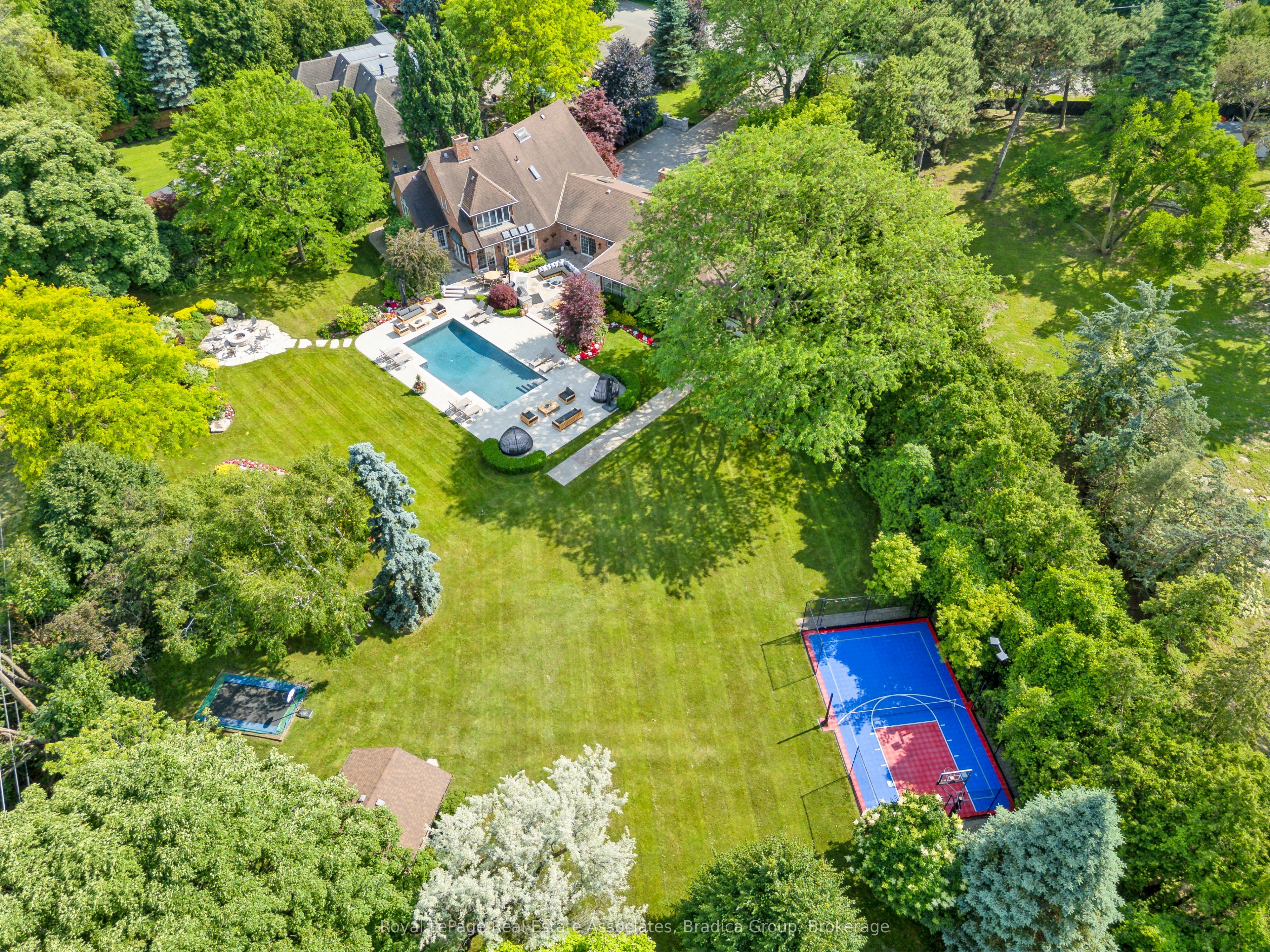 19 Lorraine Gardens Property Photo 2