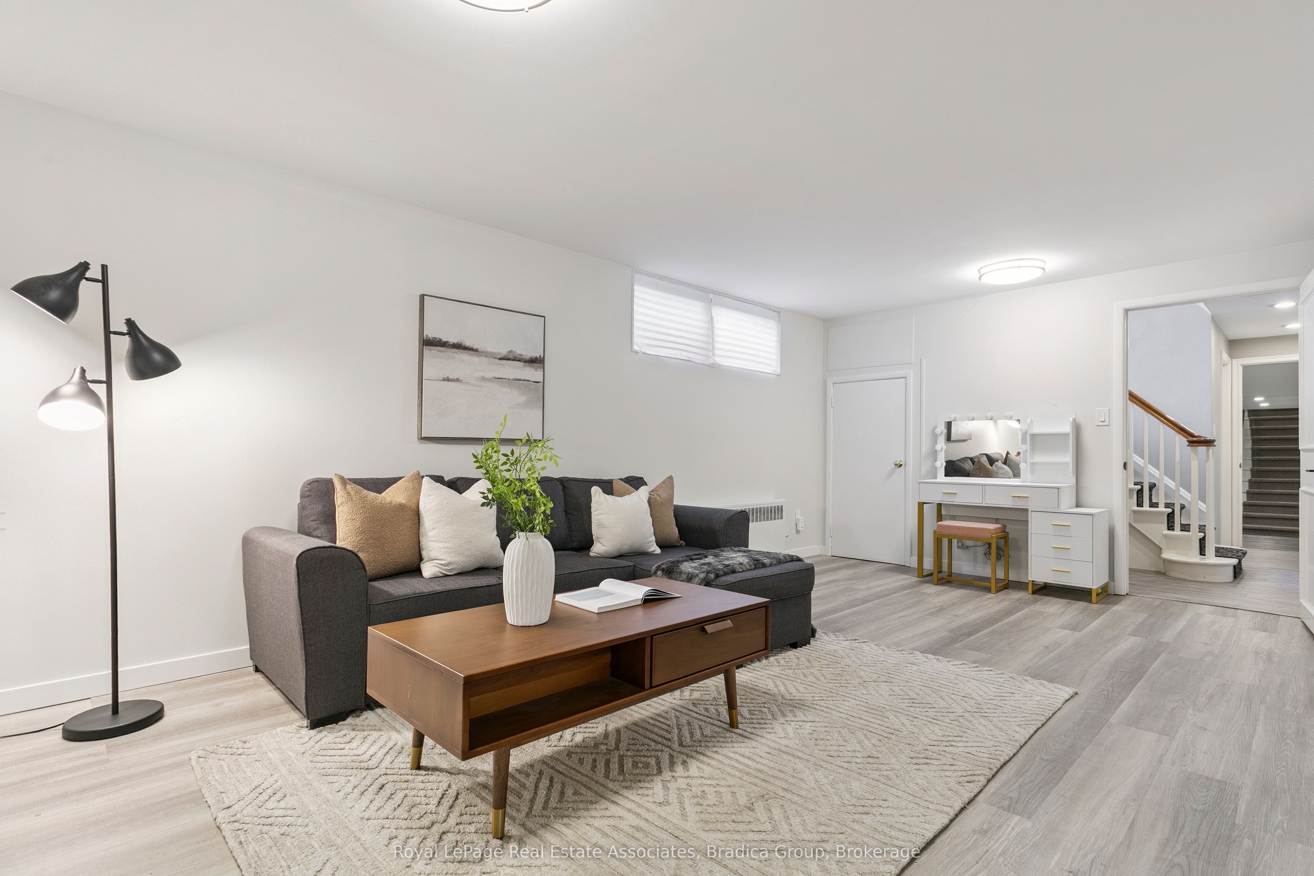 19 Lorraine Gardens Property Photo 35