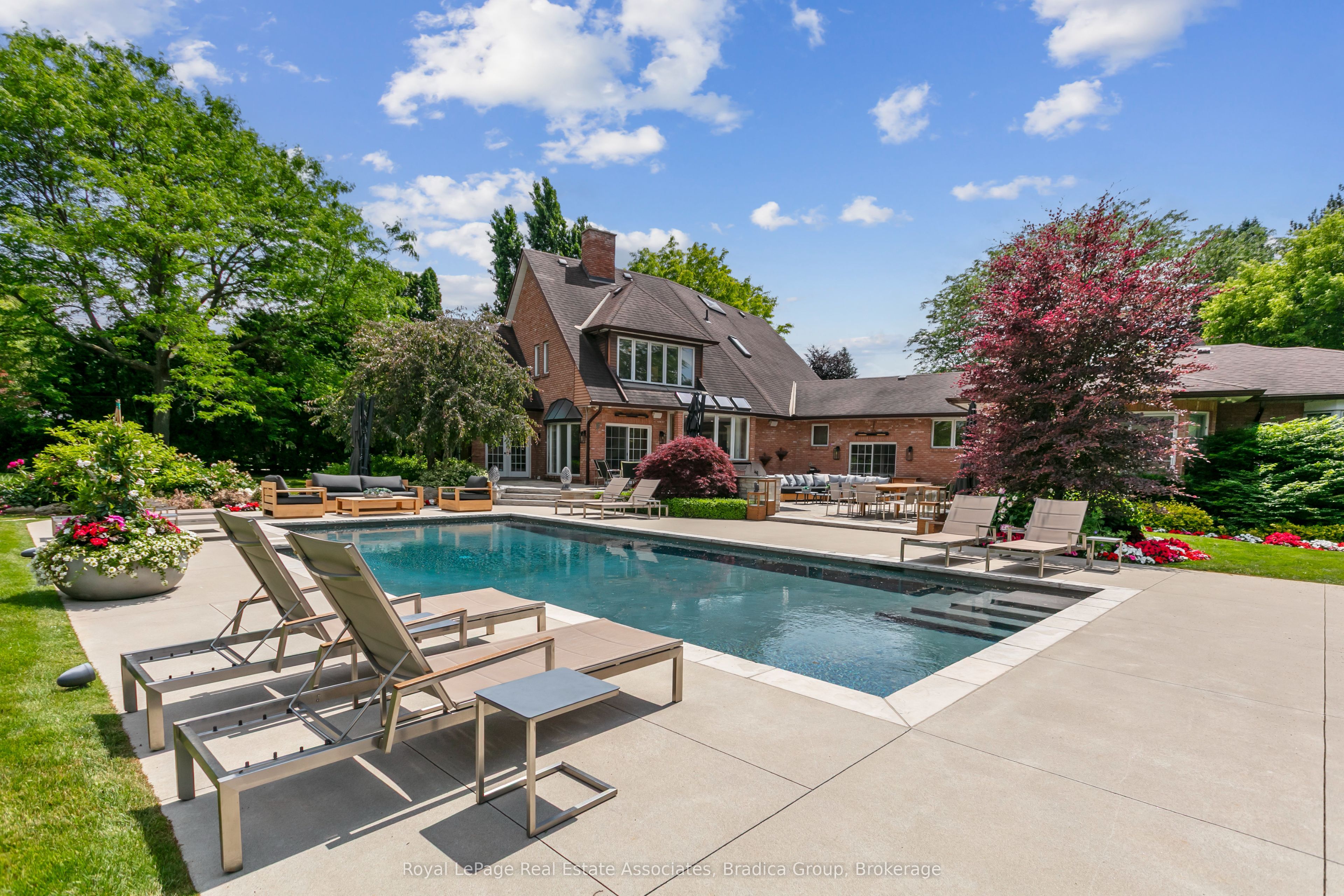 19 Lorraine Gardens Property Photo 38