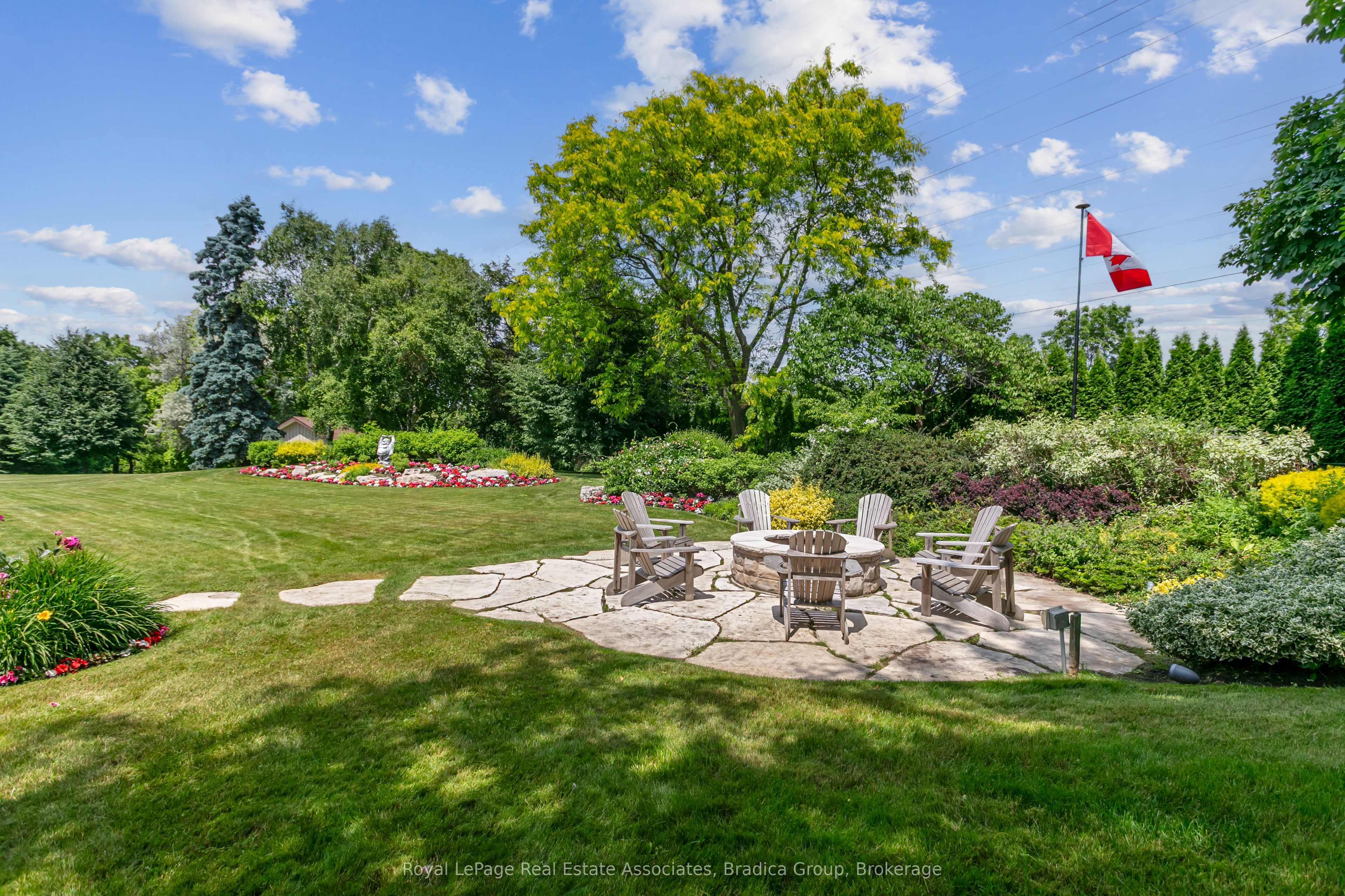 19 Lorraine Gardens Property Photo 41
