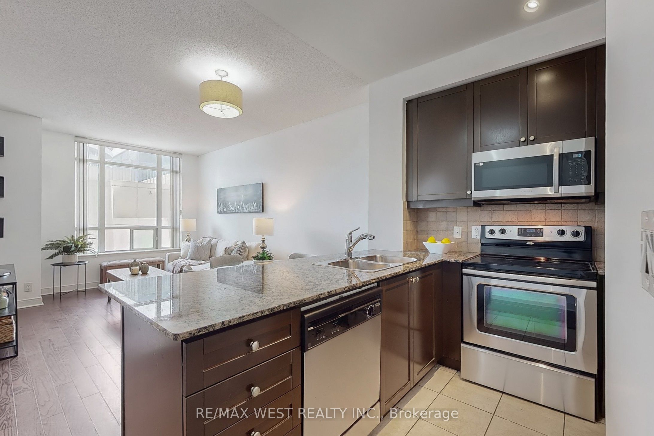 80 Absolute Avenue 206 Property Photo 4