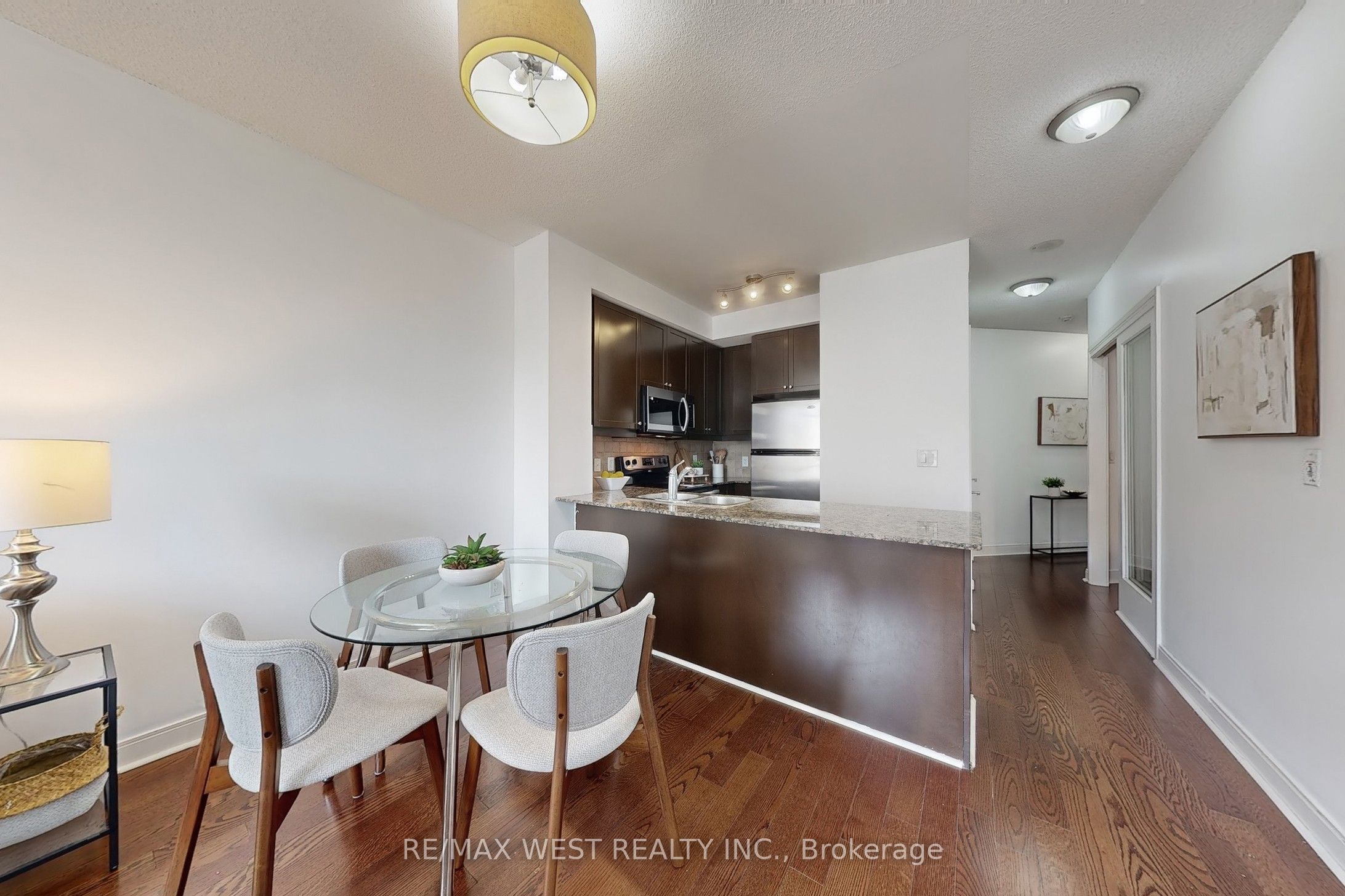 80 Absolute Avenue 206 Property Photo 6