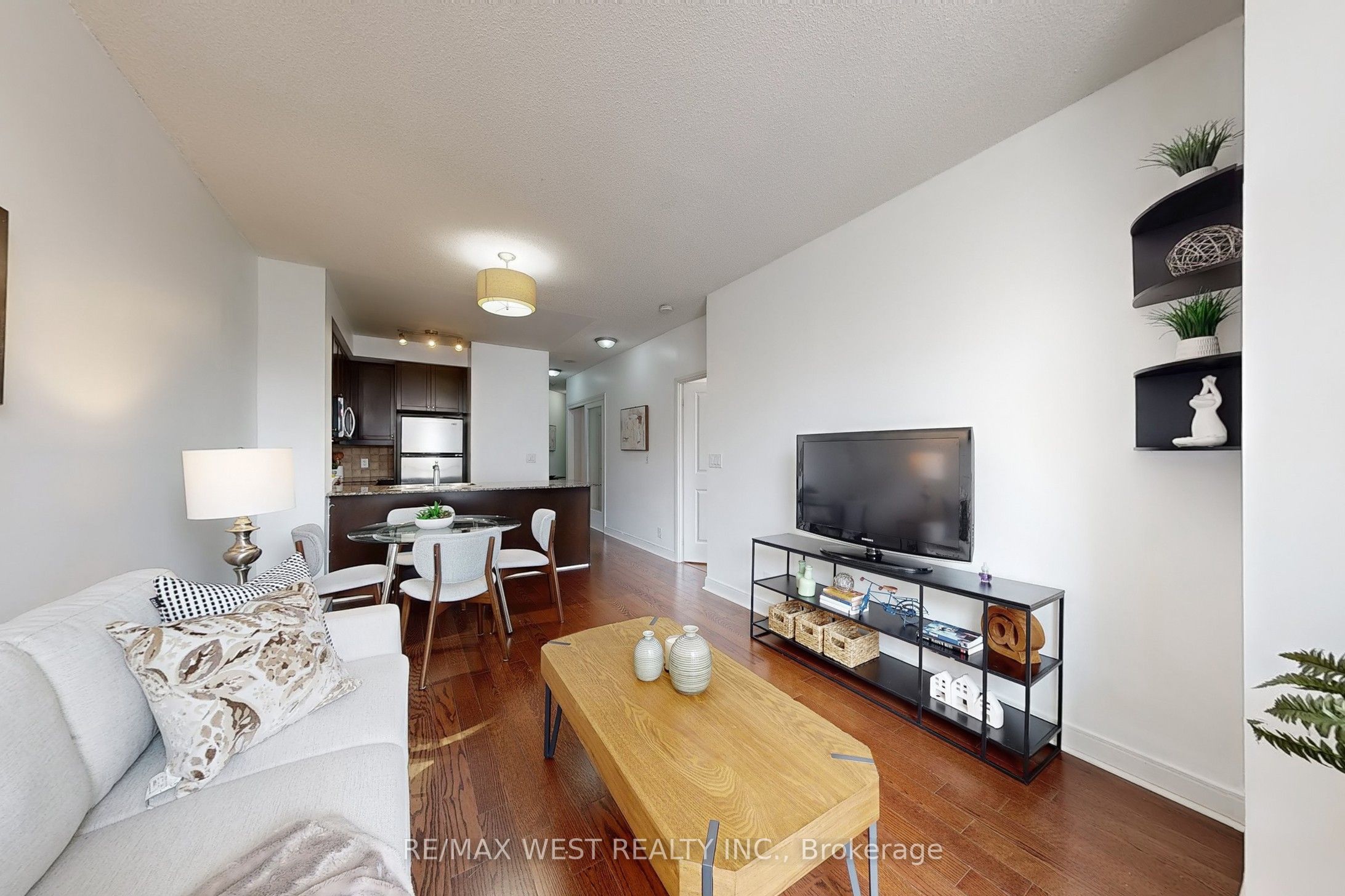 80 Absolute Avenue 206 Property Photo 8