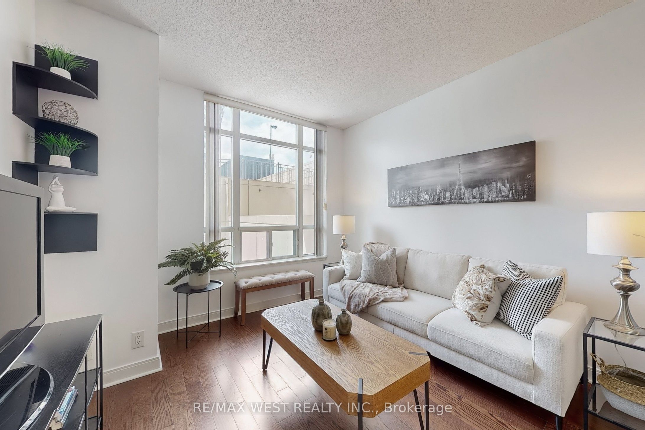 80 Absolute Avenue 206 Property Photo 9
