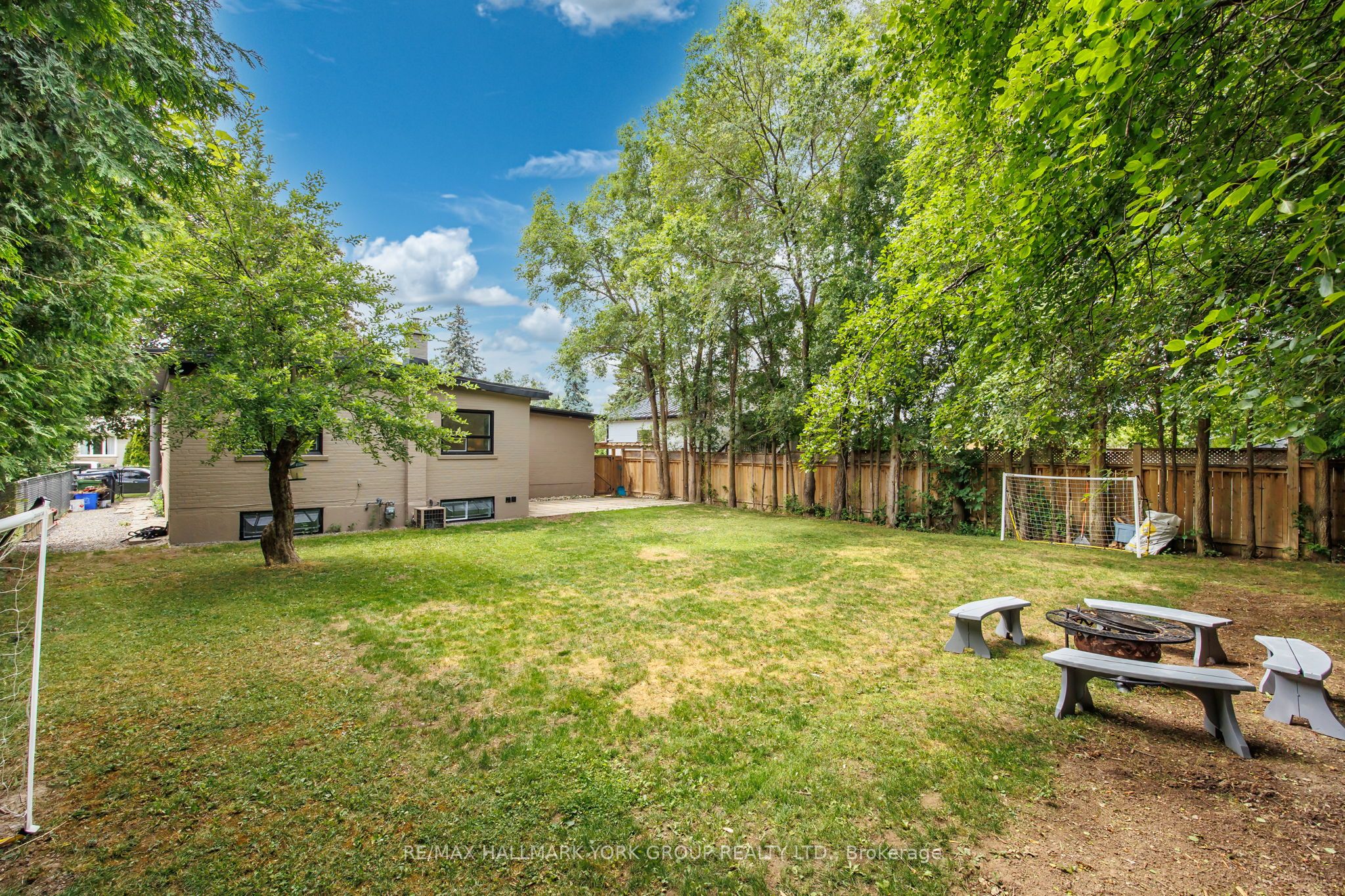 16 Florida Crescent Property Photo 32