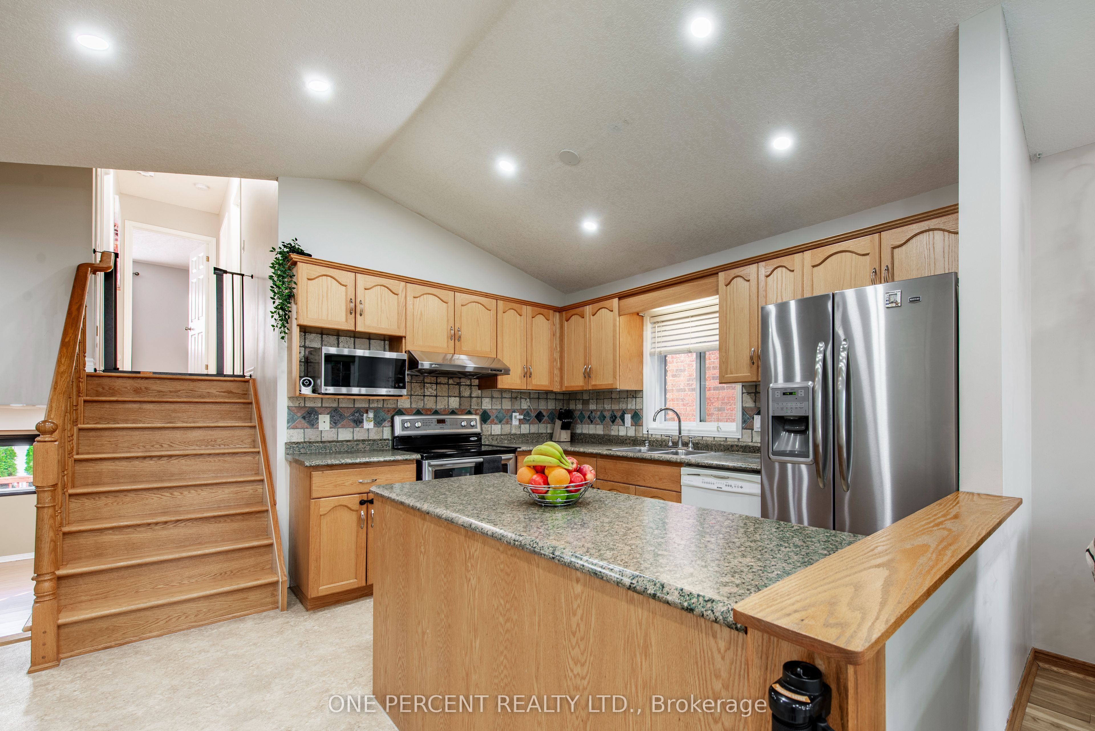 53 Biscayne Crescent Property Photo 9