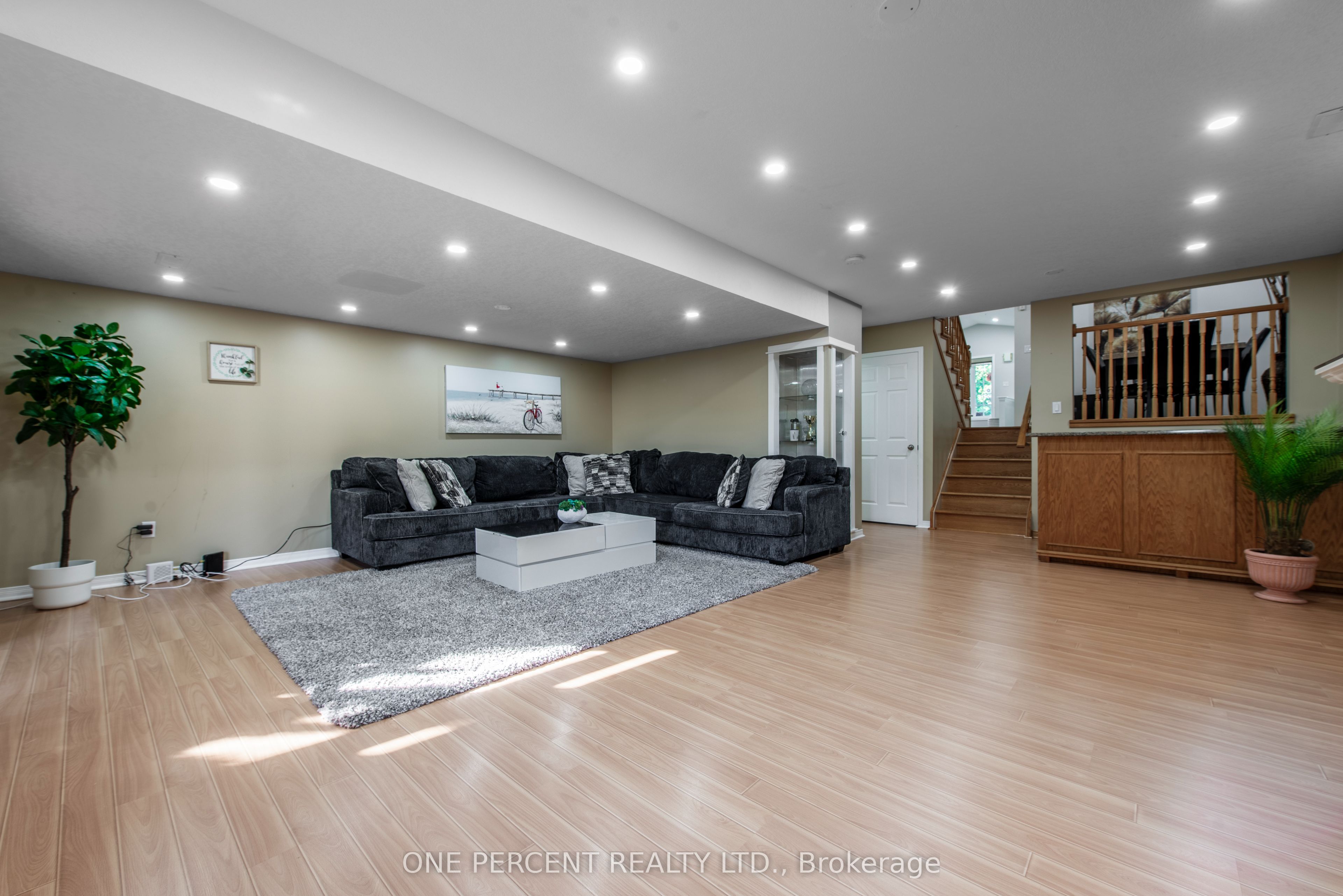 53 Biscayne Crescent Property Photo 26