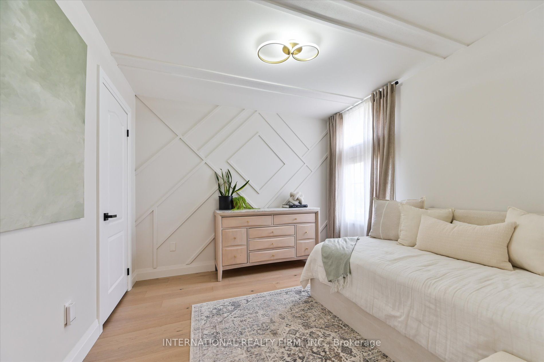 7337 Sandhurst Drive Property Photo 12