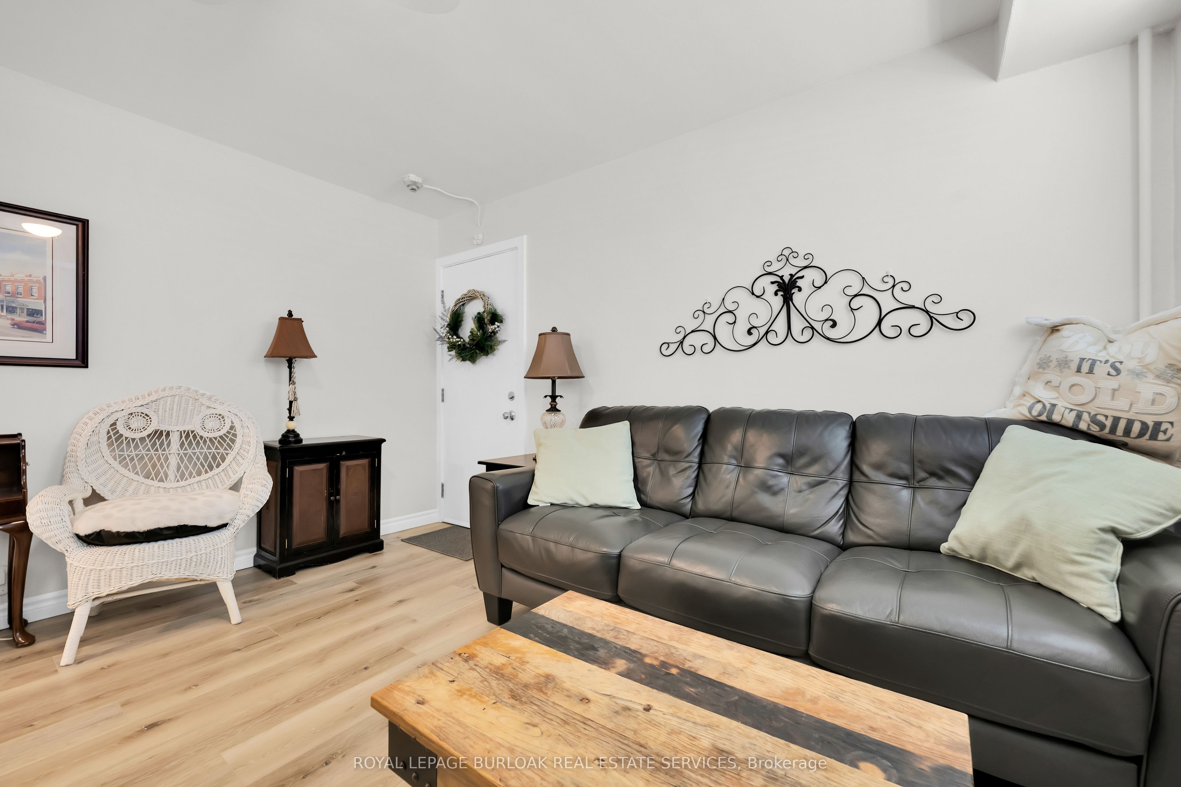 1347 Lakeshore Road 24 Property Photo 16