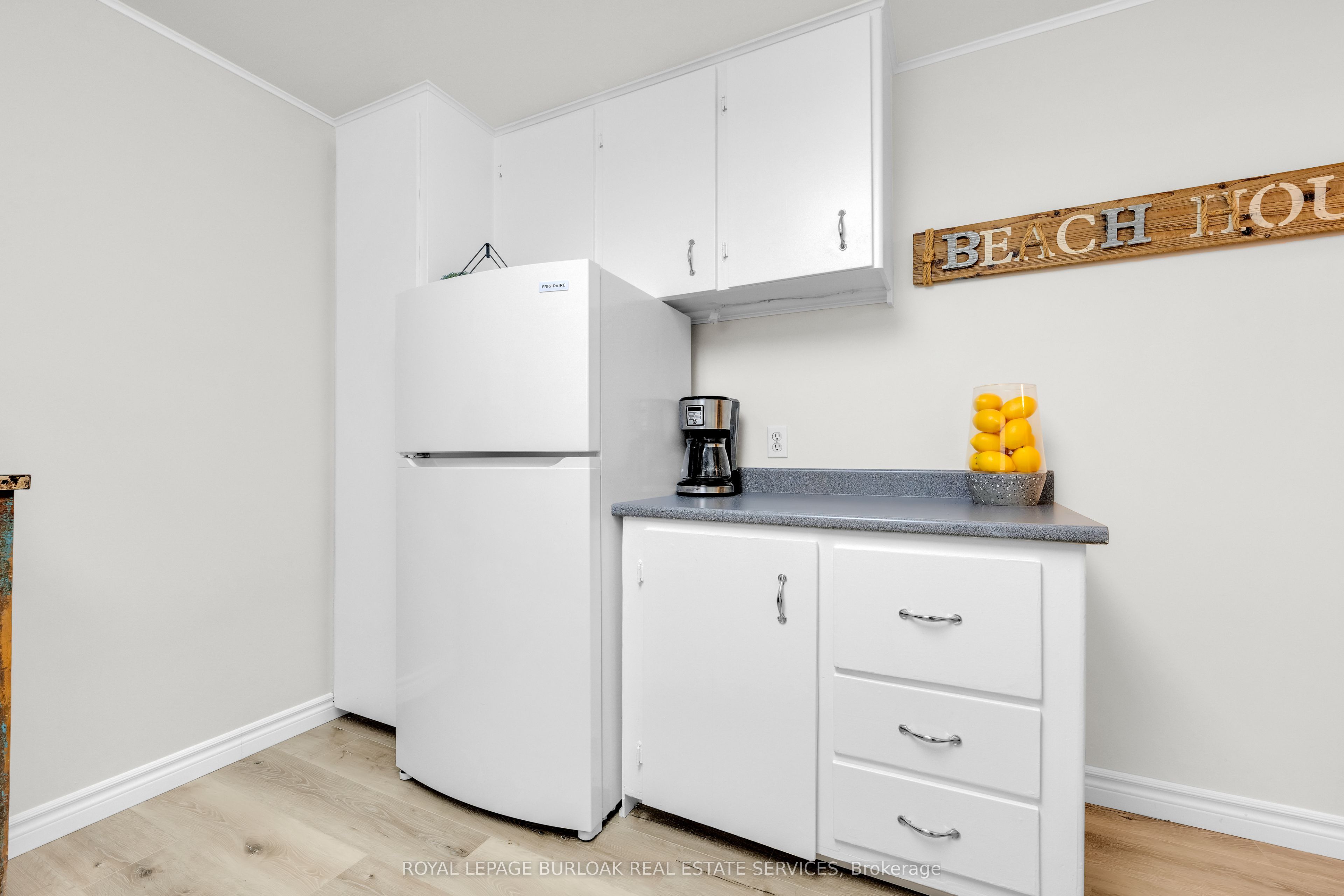 1347 Lakeshore Road 24 Property Photo 22