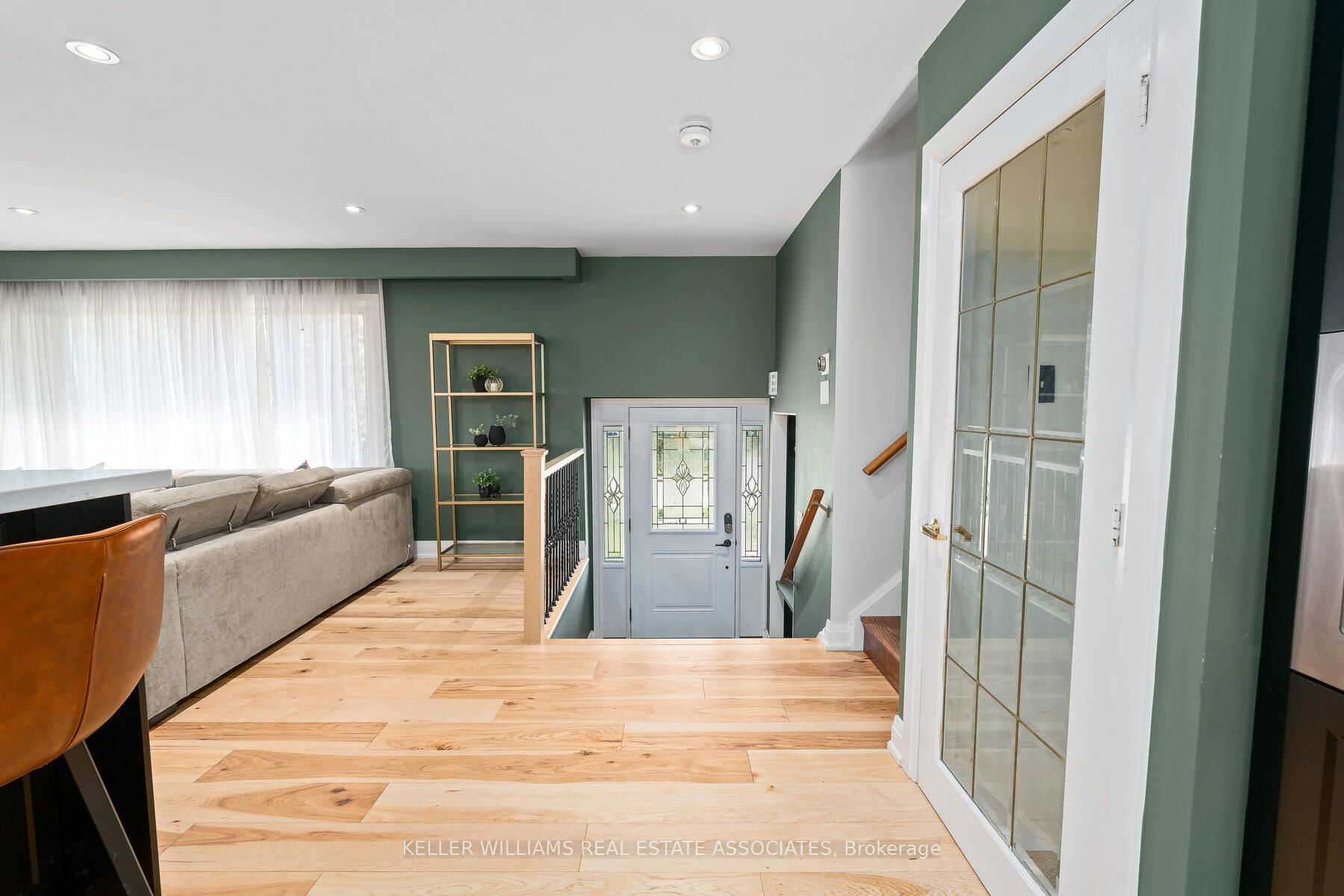 102 Moore Park Crescent Property Photo 6