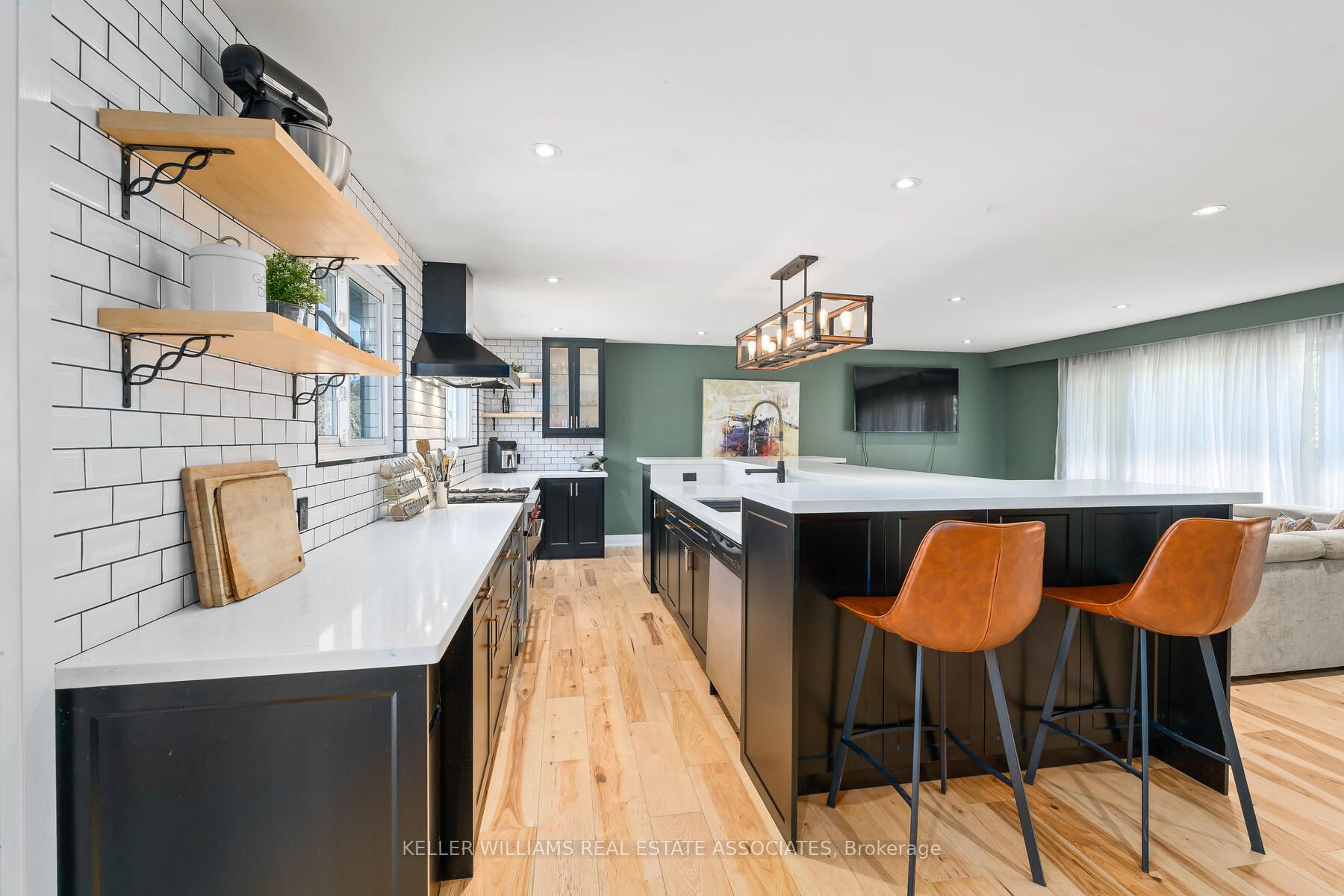 102 Moore Park Crescent Property Photo 10