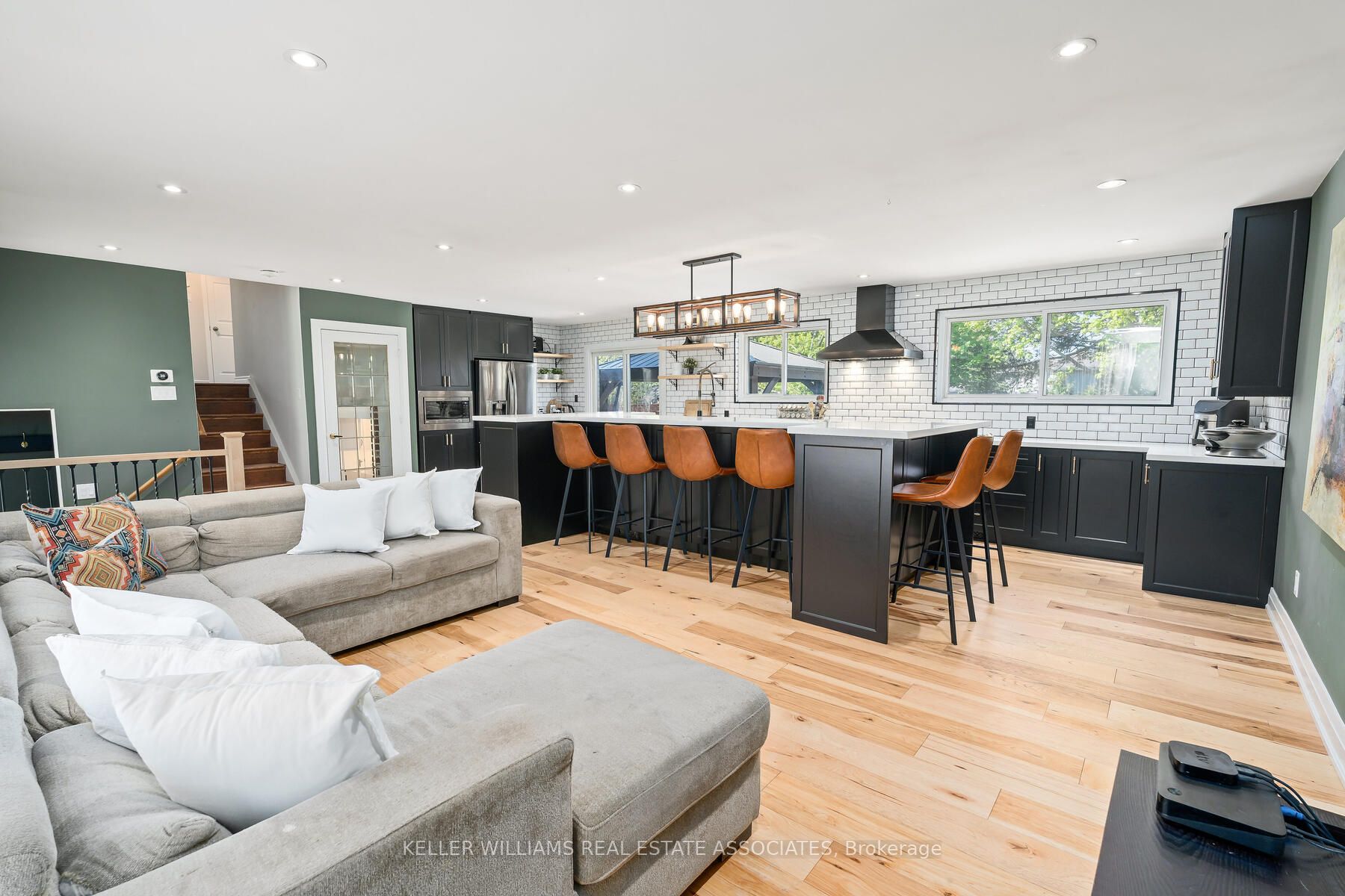 102 Moore Park Crescent Property Photo 17