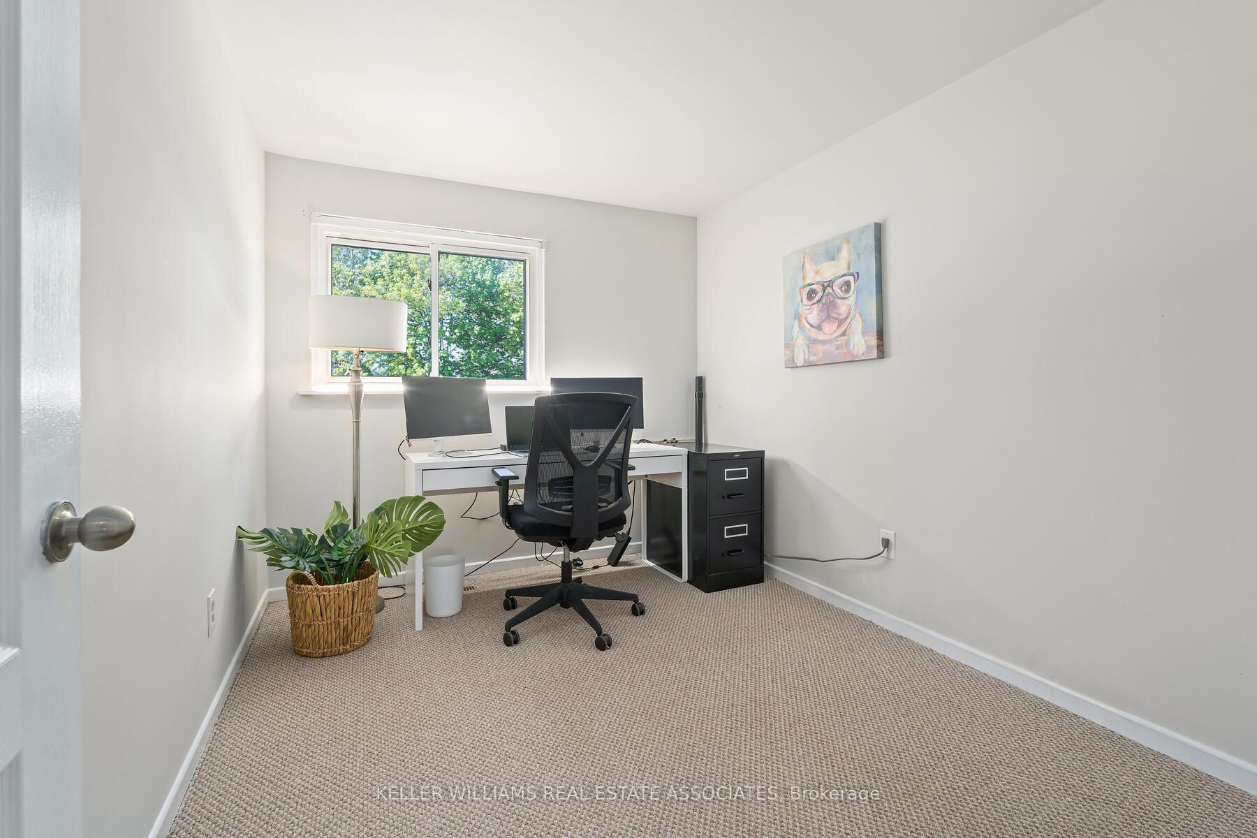 102 Moore Park Crescent Property Photo 23