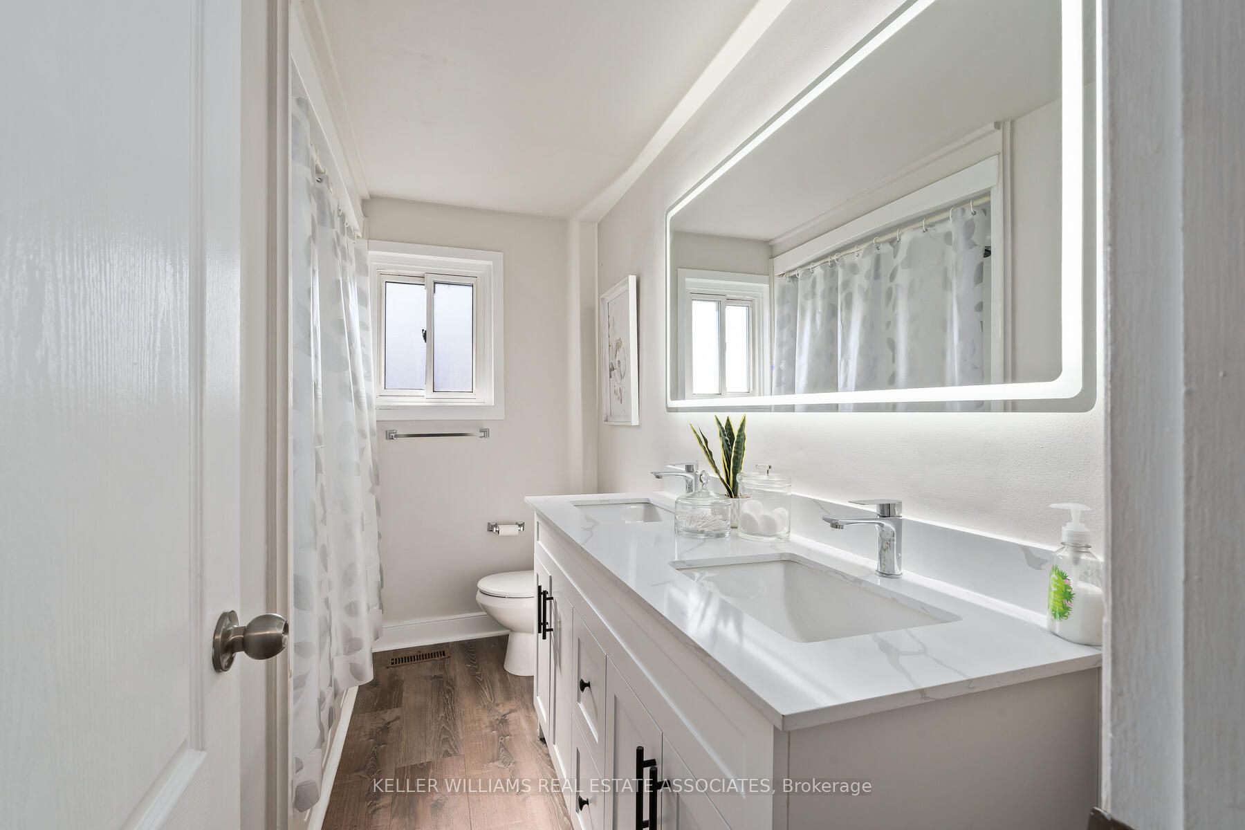 102 Moore Park Crescent Property Photo 24