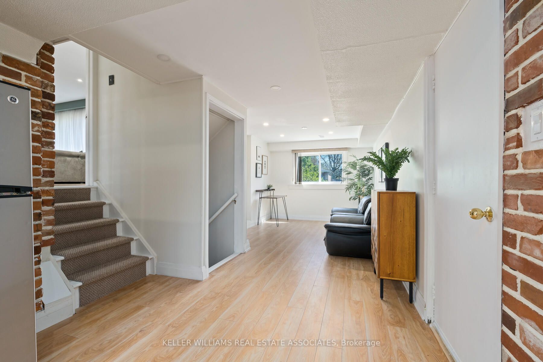 102 Moore Park Crescent Property Photo 25