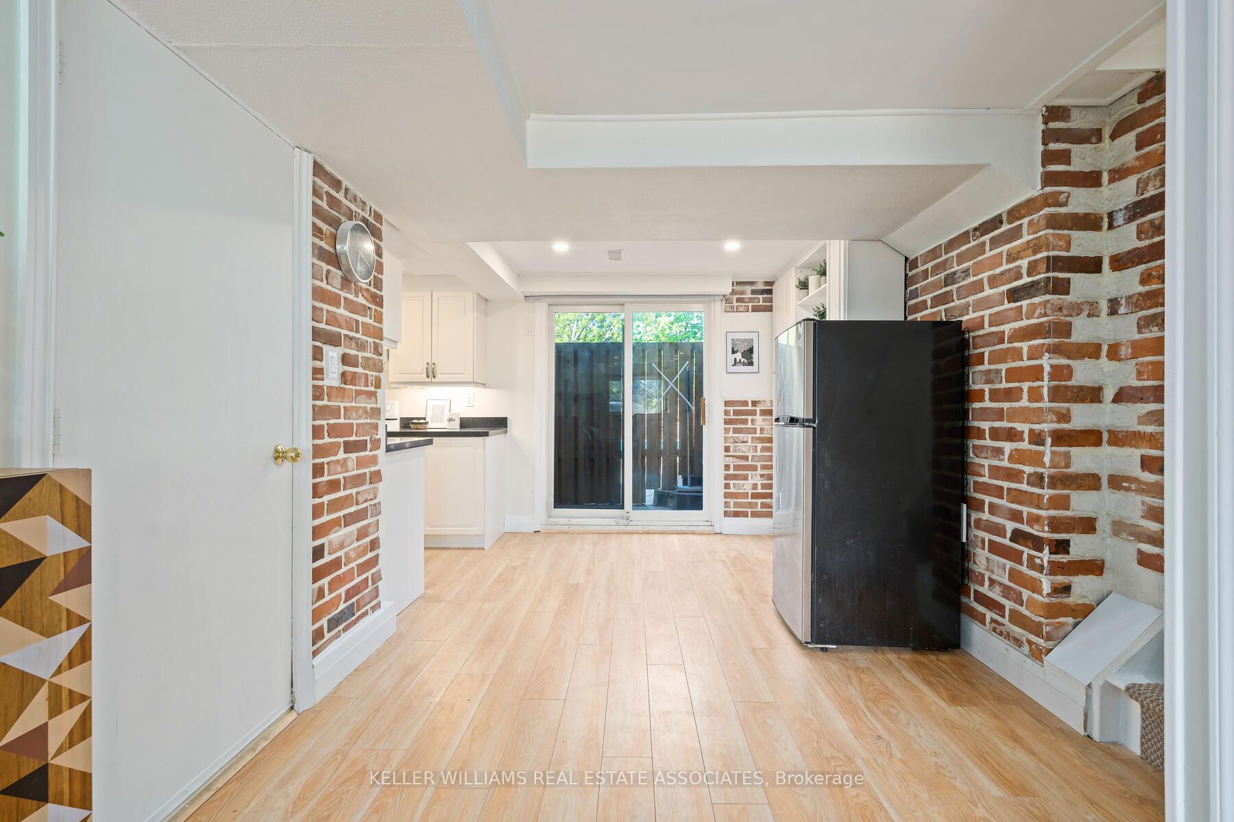 102 Moore Park Crescent Property Photo 28