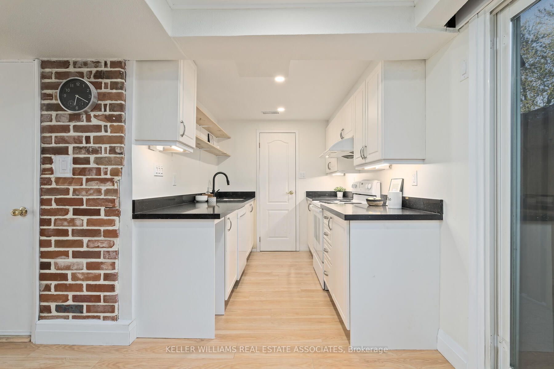 102 Moore Park Crescent Property Photo 29