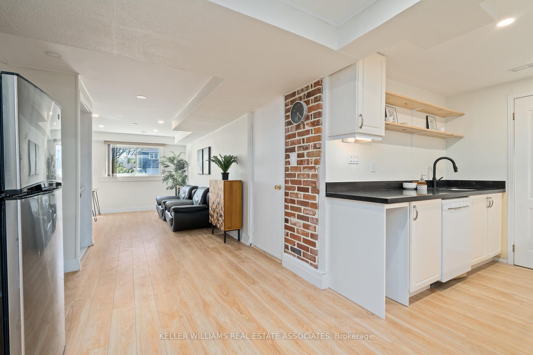 102 Moore Park Crescent Property Photo 31