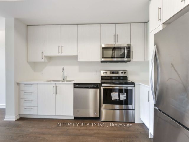 #4 - 2205 Lillykin Street Property Photo 8