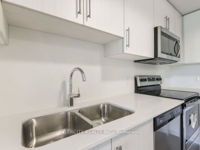 #4 - 2205 Lillykin Street Property Photo 10