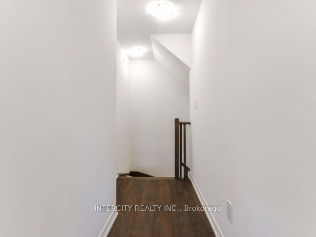 #4 - 2205 Lillykin Street Property Photo 14