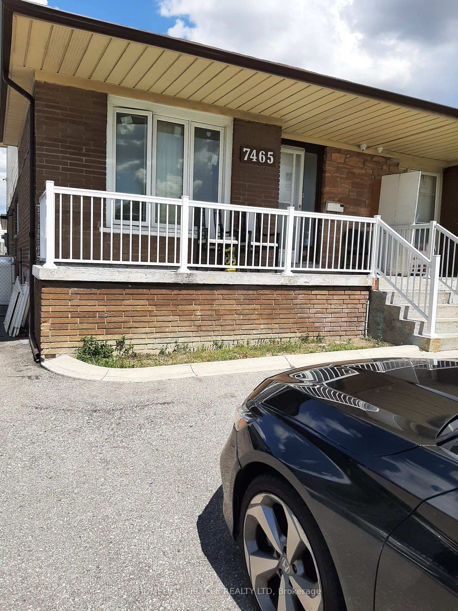 7465 Catalpa Road Property Photo 1