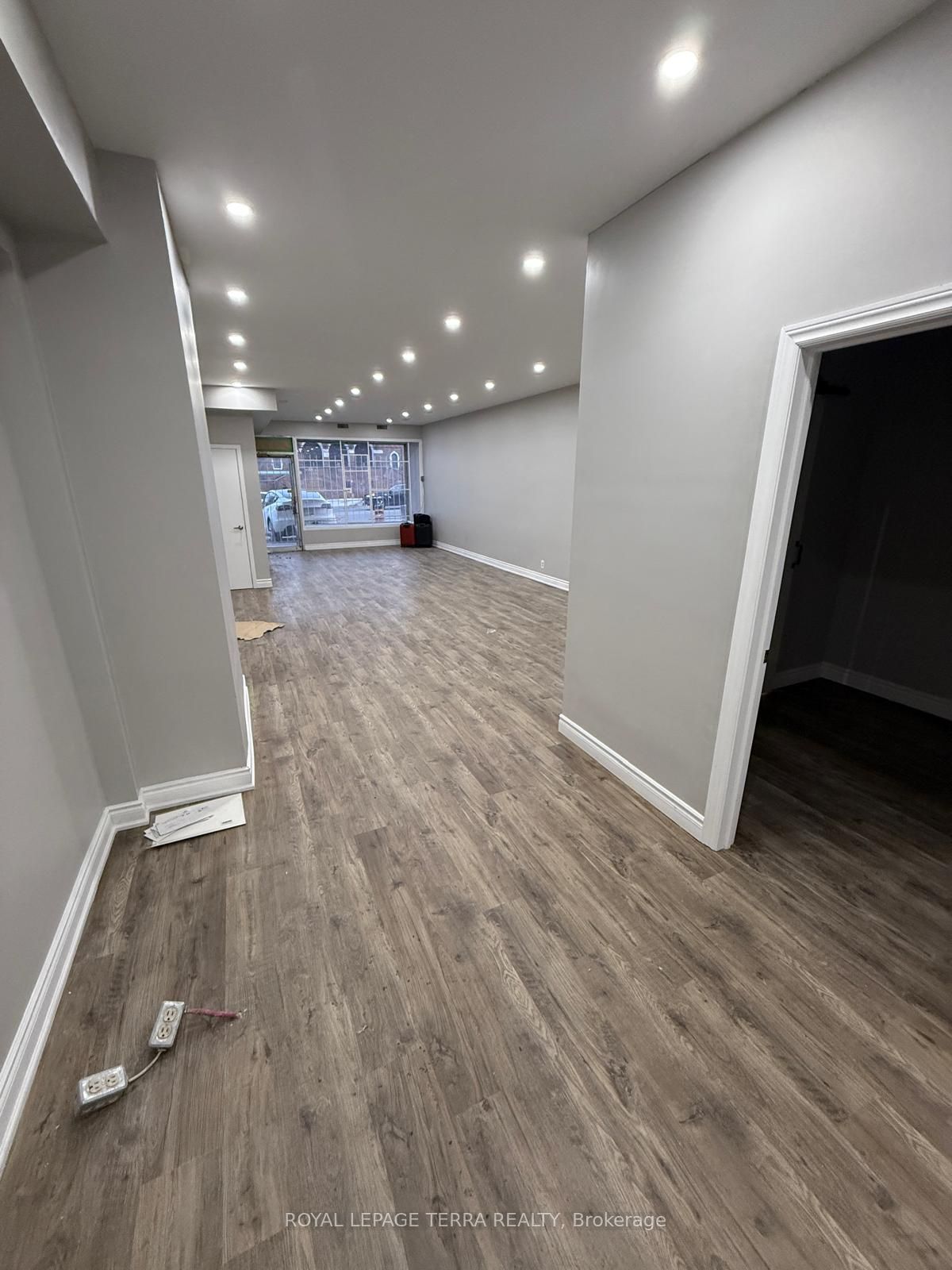 1678 Eglinton Avenue W Property Photo 7