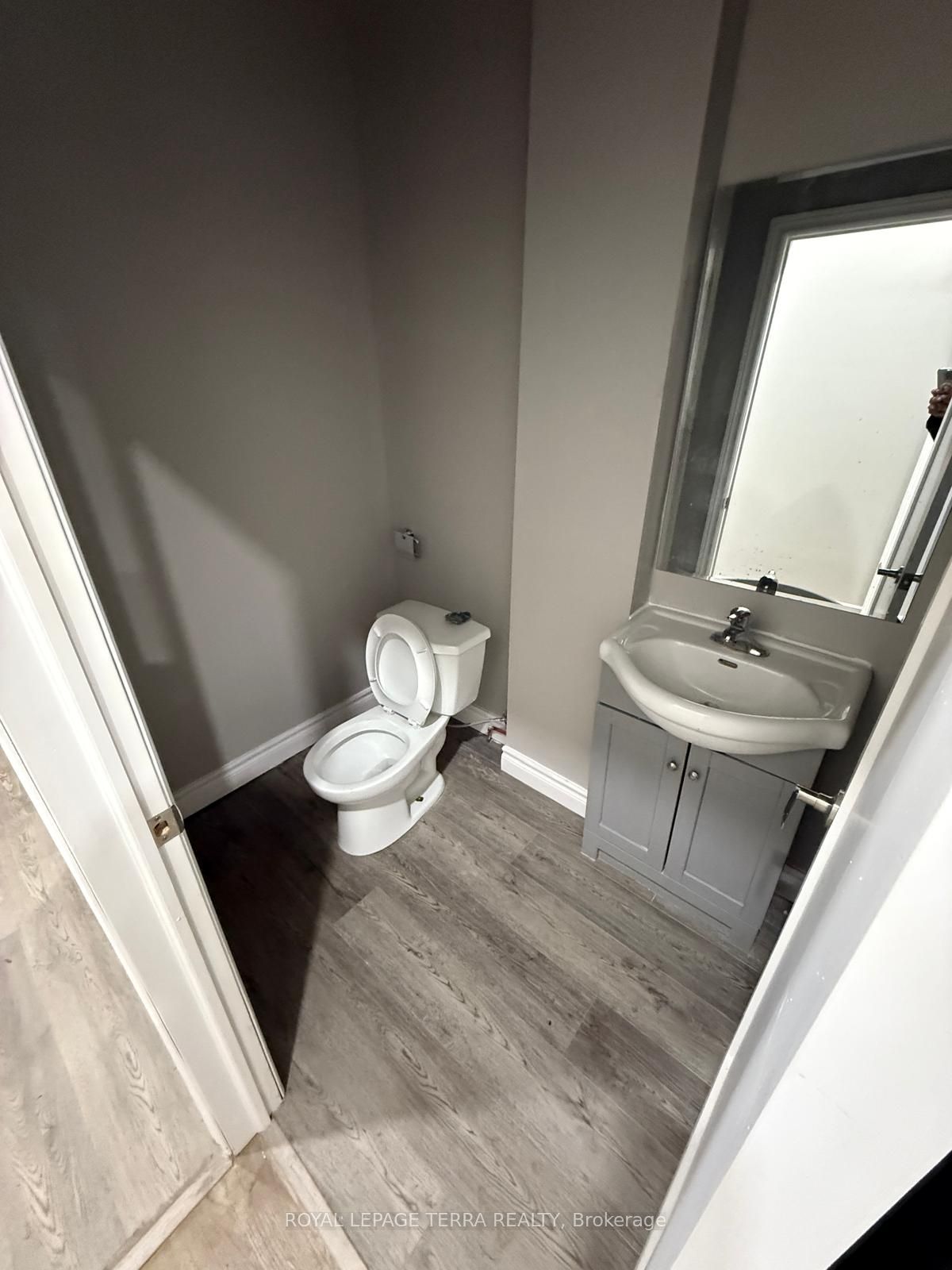 1678 Eglinton Avenue W Property Photo 10
