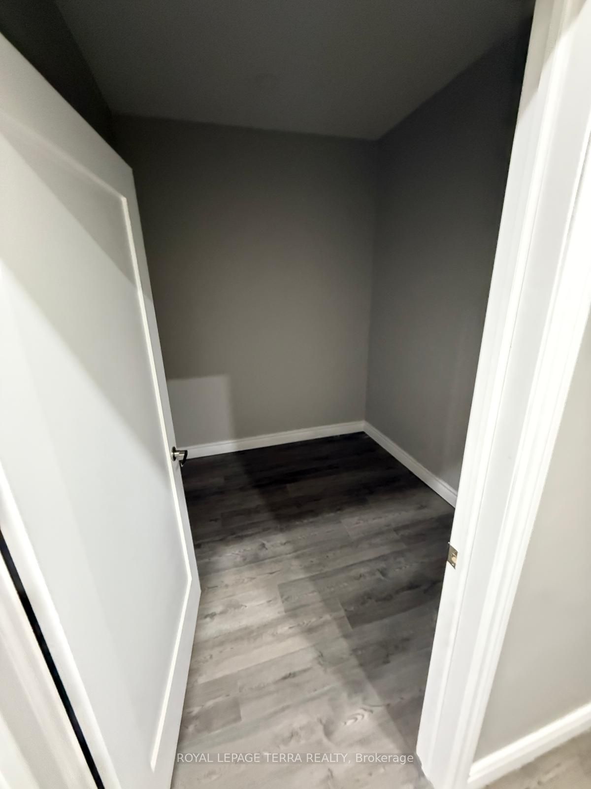 1678 Eglinton Avenue W Property Photo 11