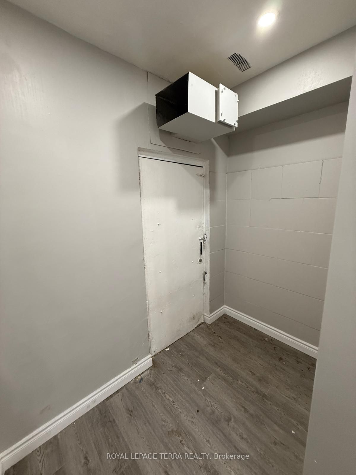 1678 Eglinton Avenue W Property Photo 12