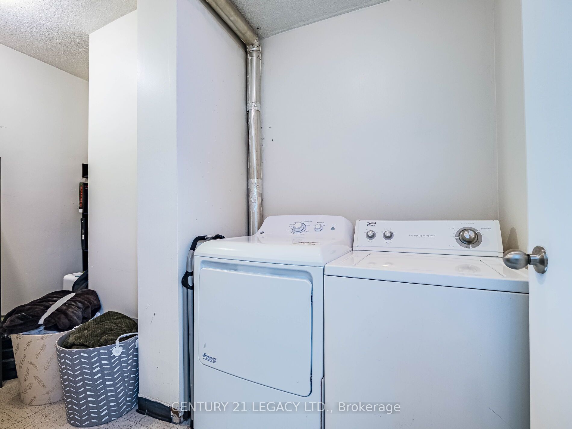 551 The West Mall N/a 310 Property Photo 20