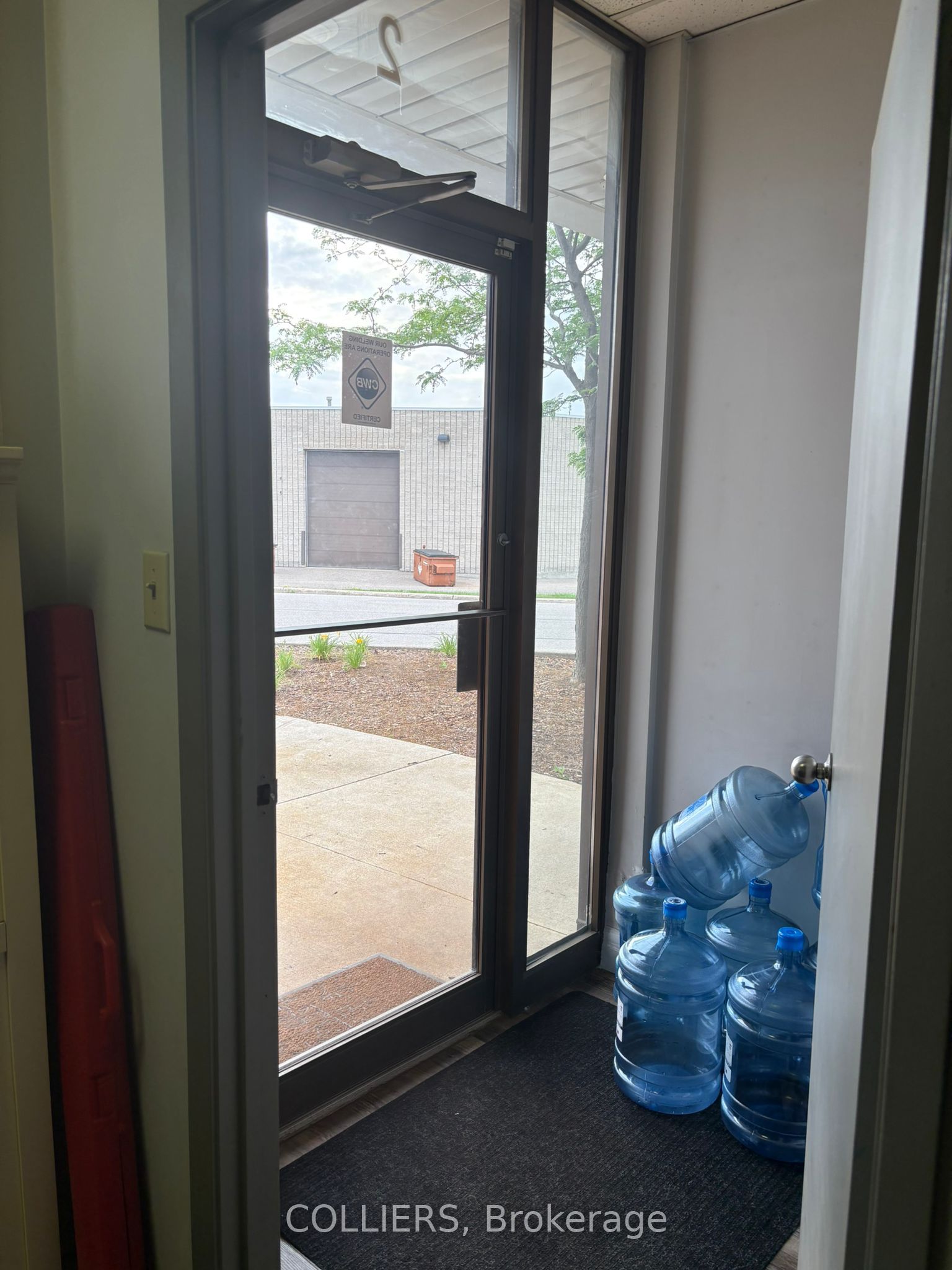 #2 - 3190 Ridgeway Drive Property Photo 13