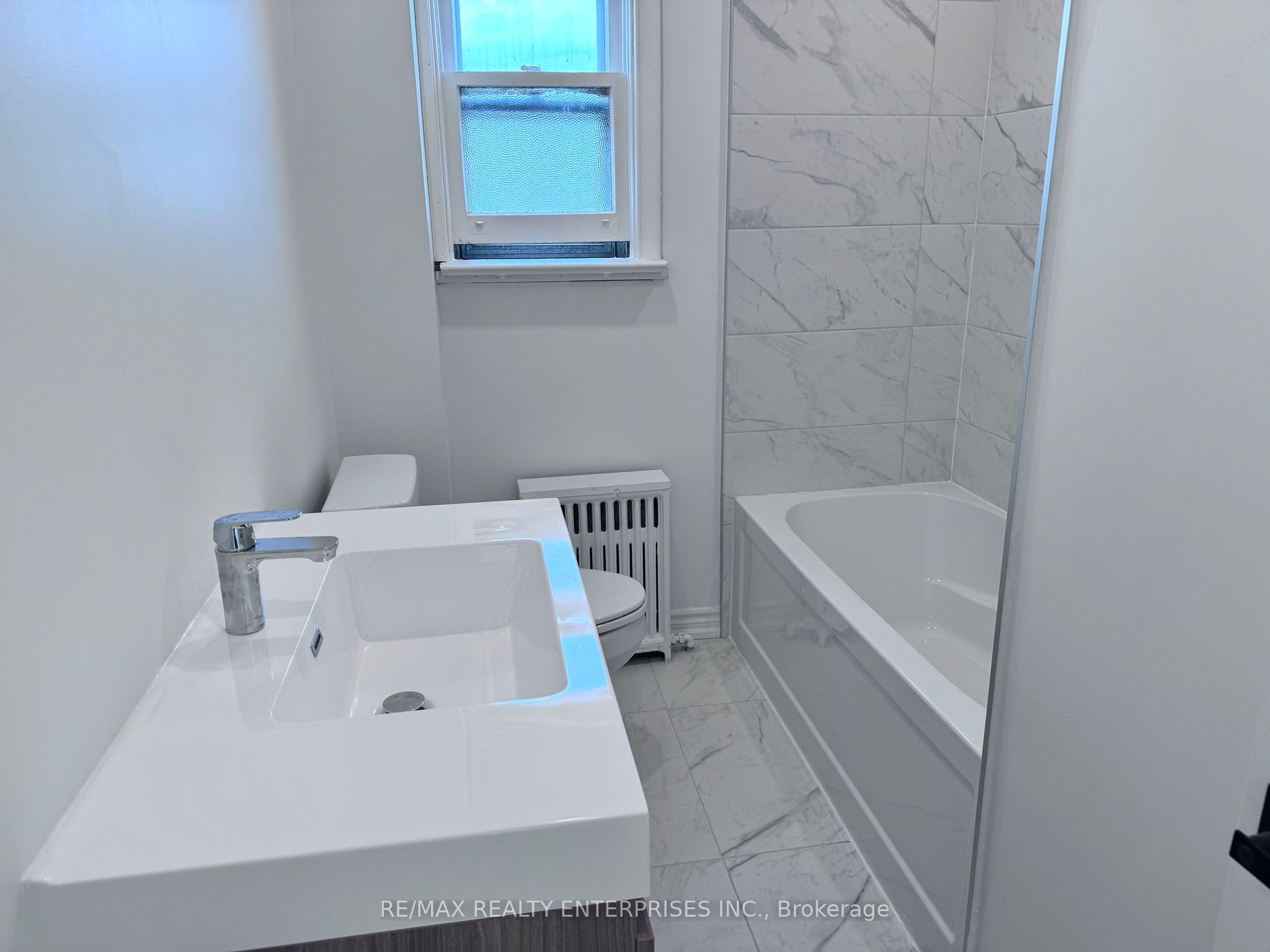 1187 Hurontario Street Property Photo 4
