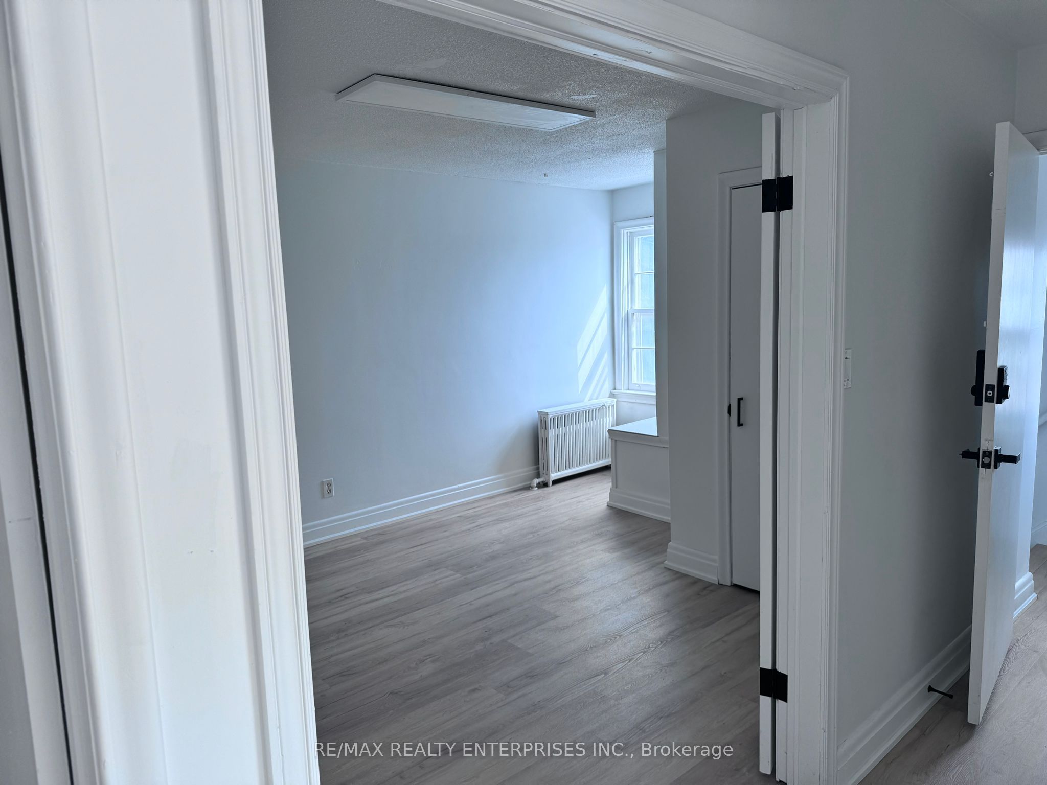 1187 Hurontario Street Property Photo 6