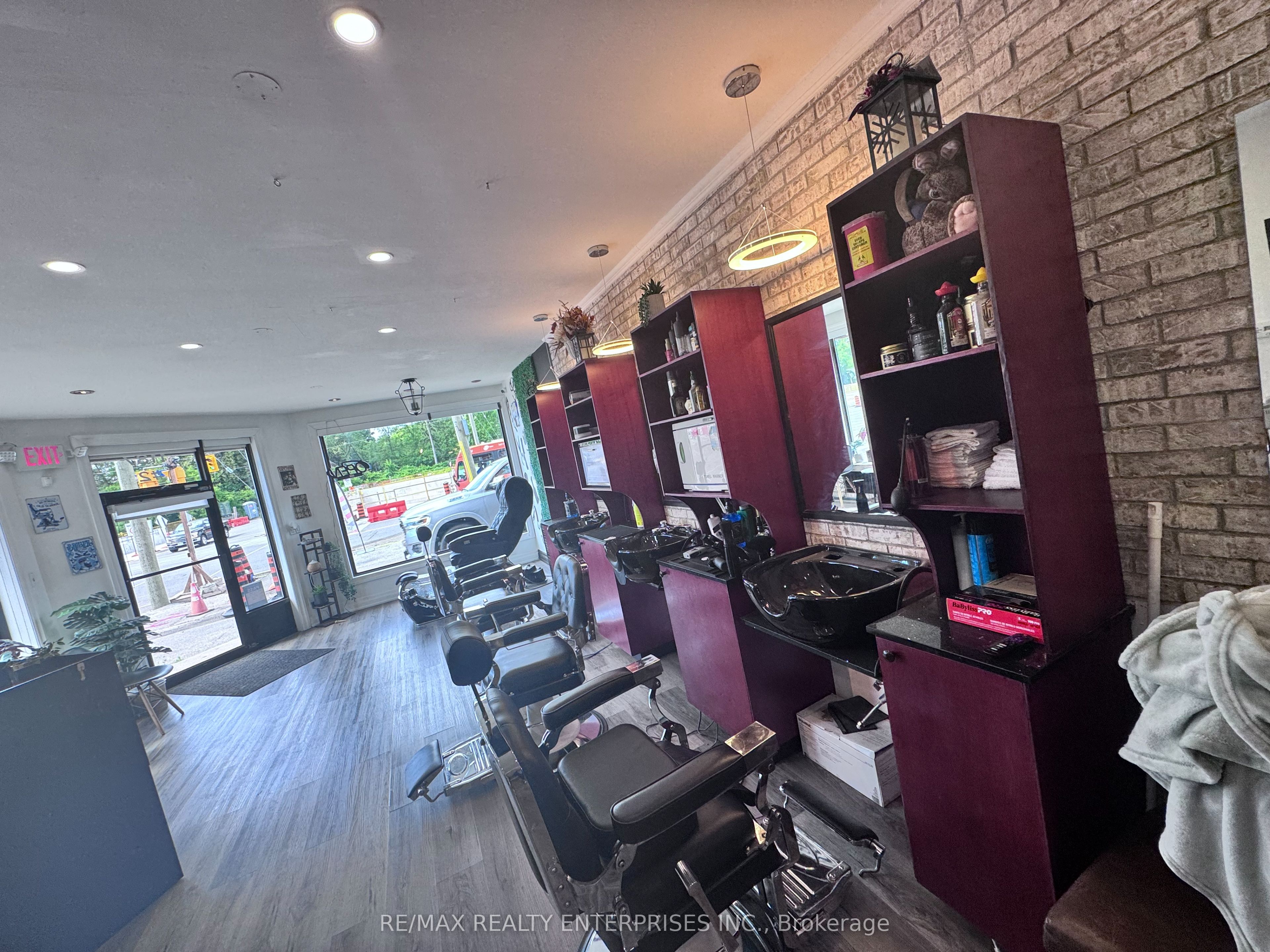 1187 Hurontario Street Property Photo 12