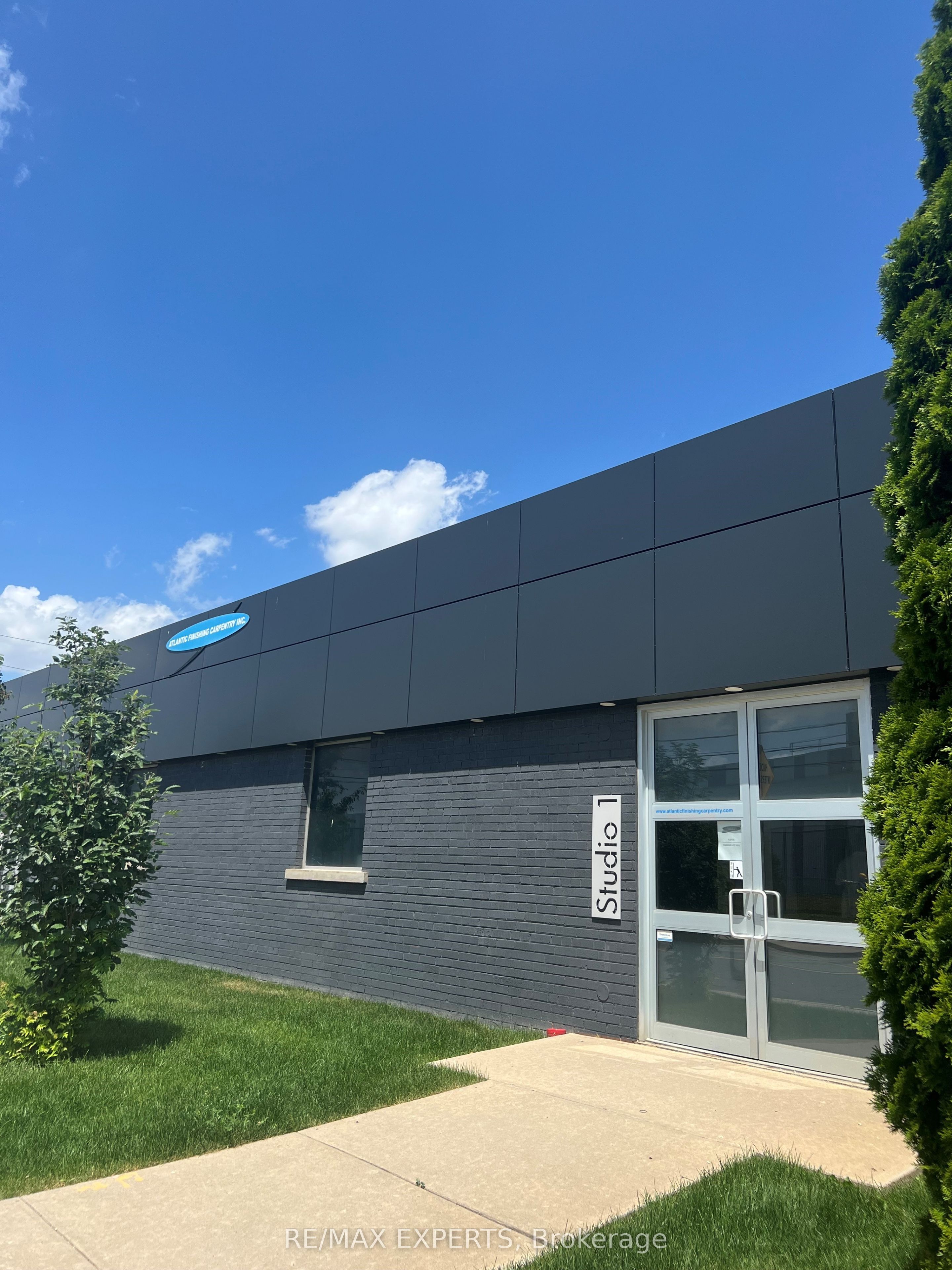 82 Industry Street Property Photo 2