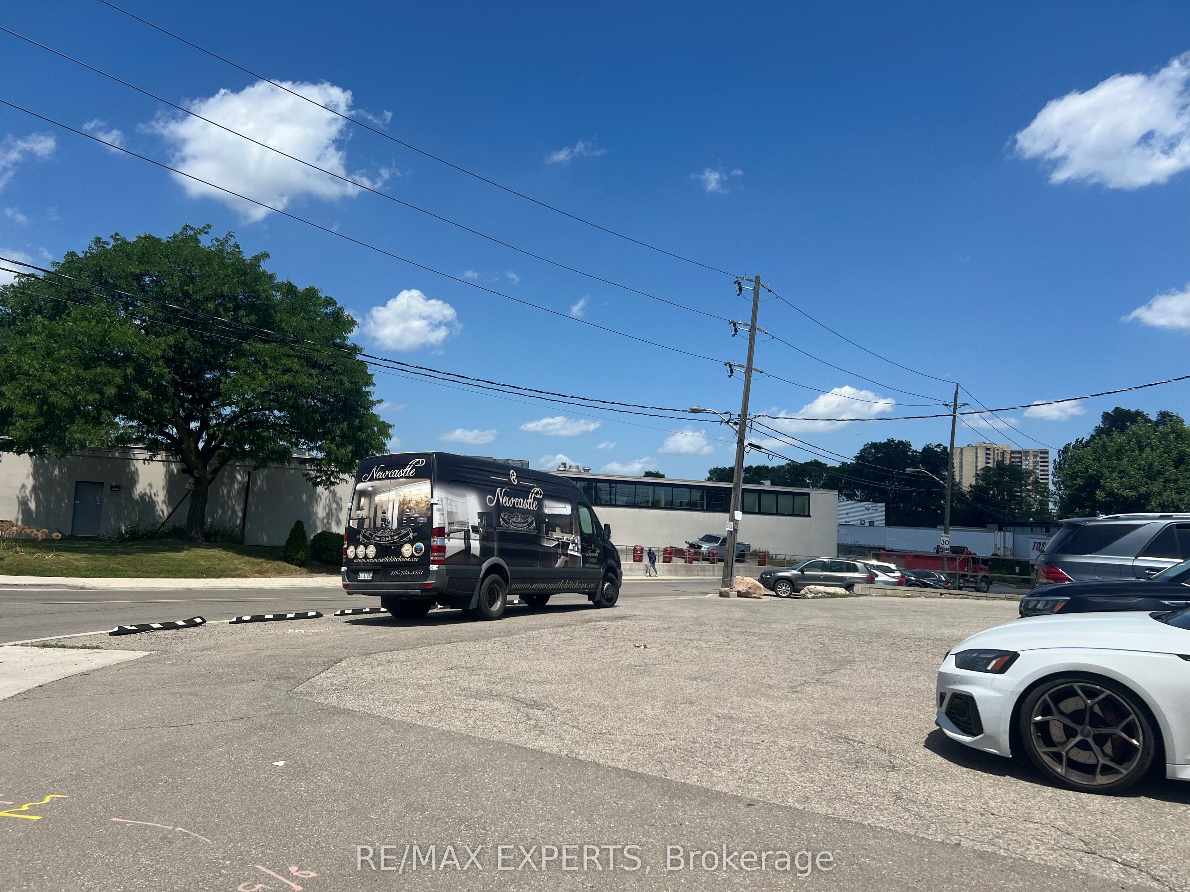 82 Industry Street Property Photo 4