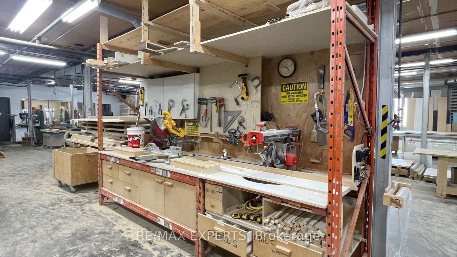 82 Industry Street Property Photo 6