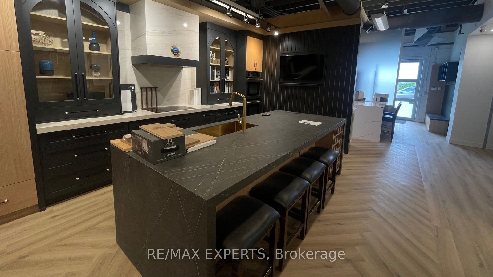 82 Industry Street Property Photo 19