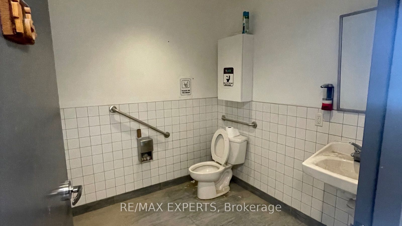 82 Industry Street Property Photo 27