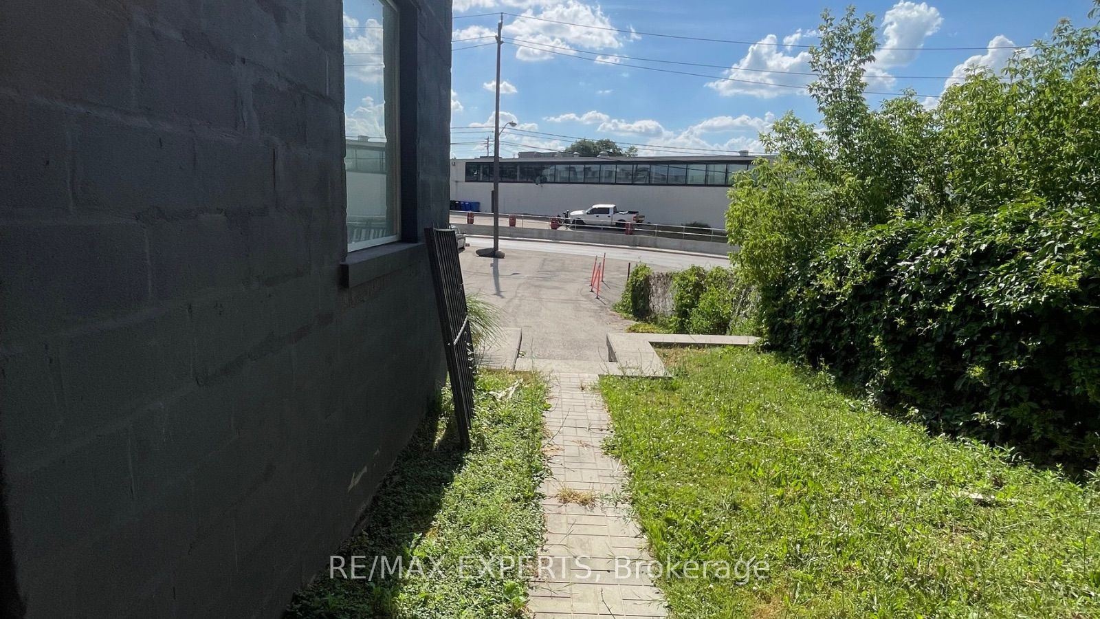 82 Industry Street Property Photo 28