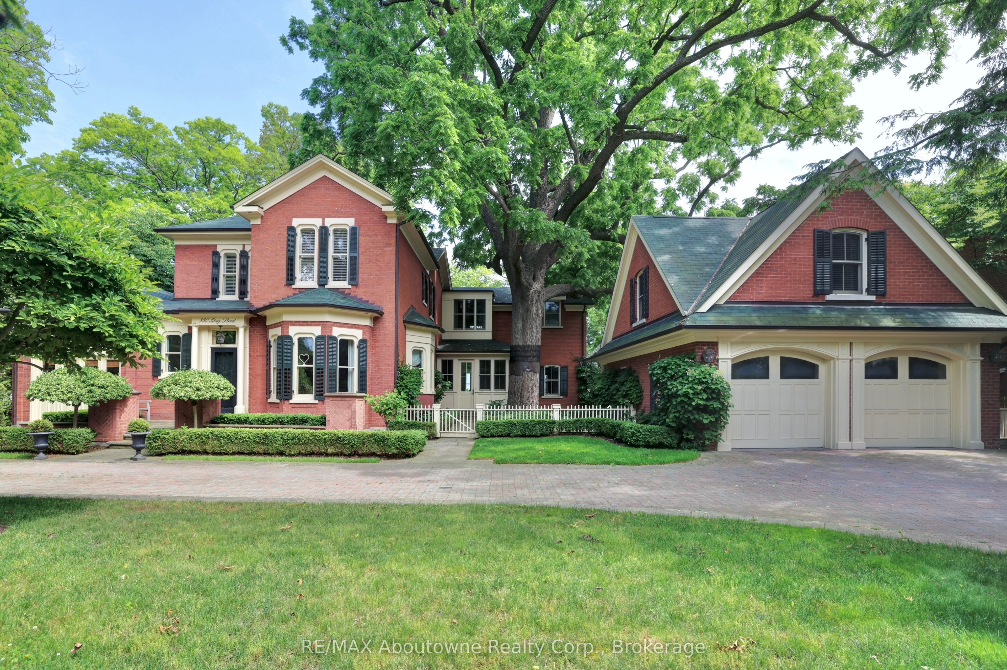 350 King Street Property Photo 3