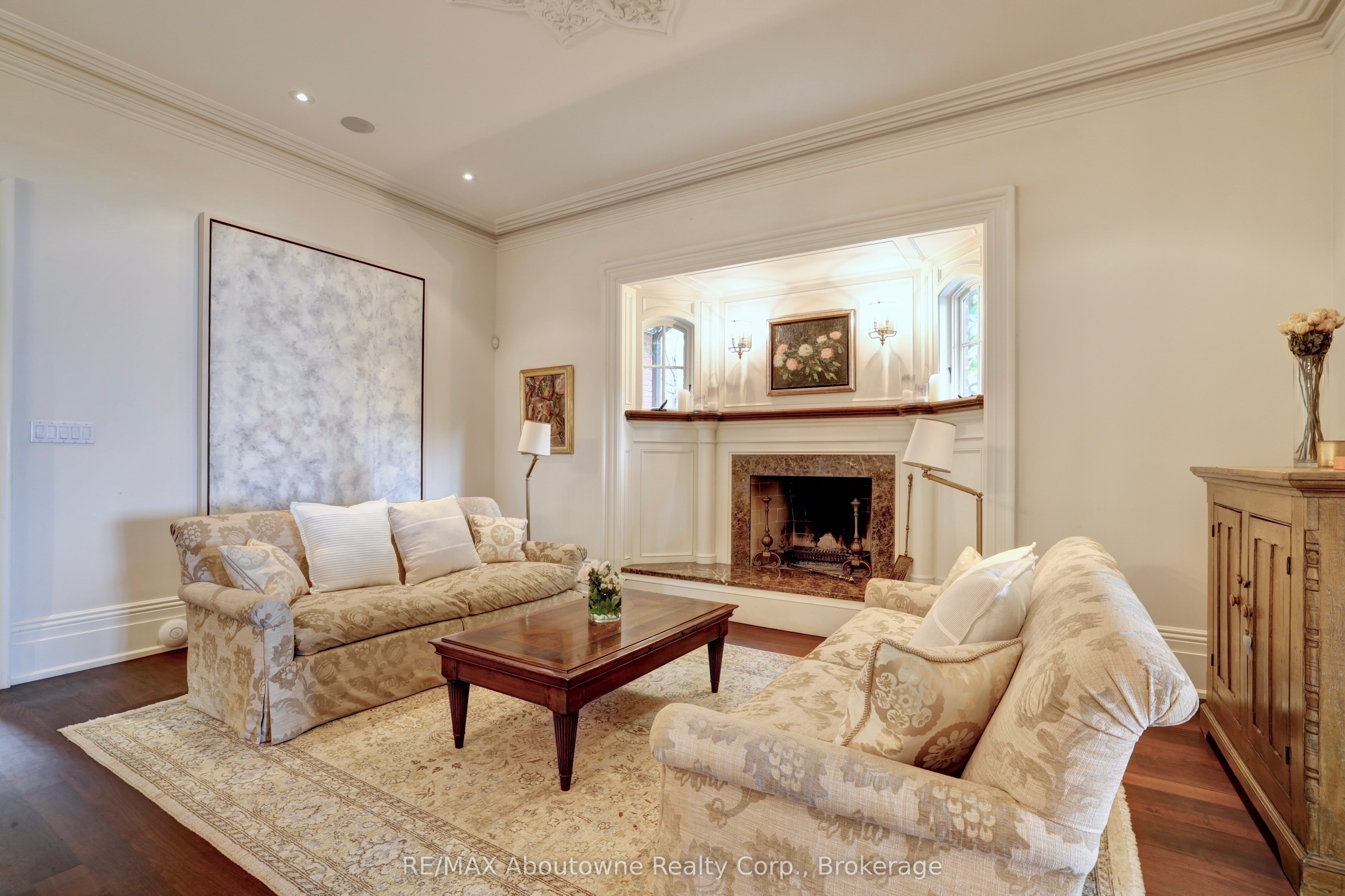 350 King Street Property Photo 12