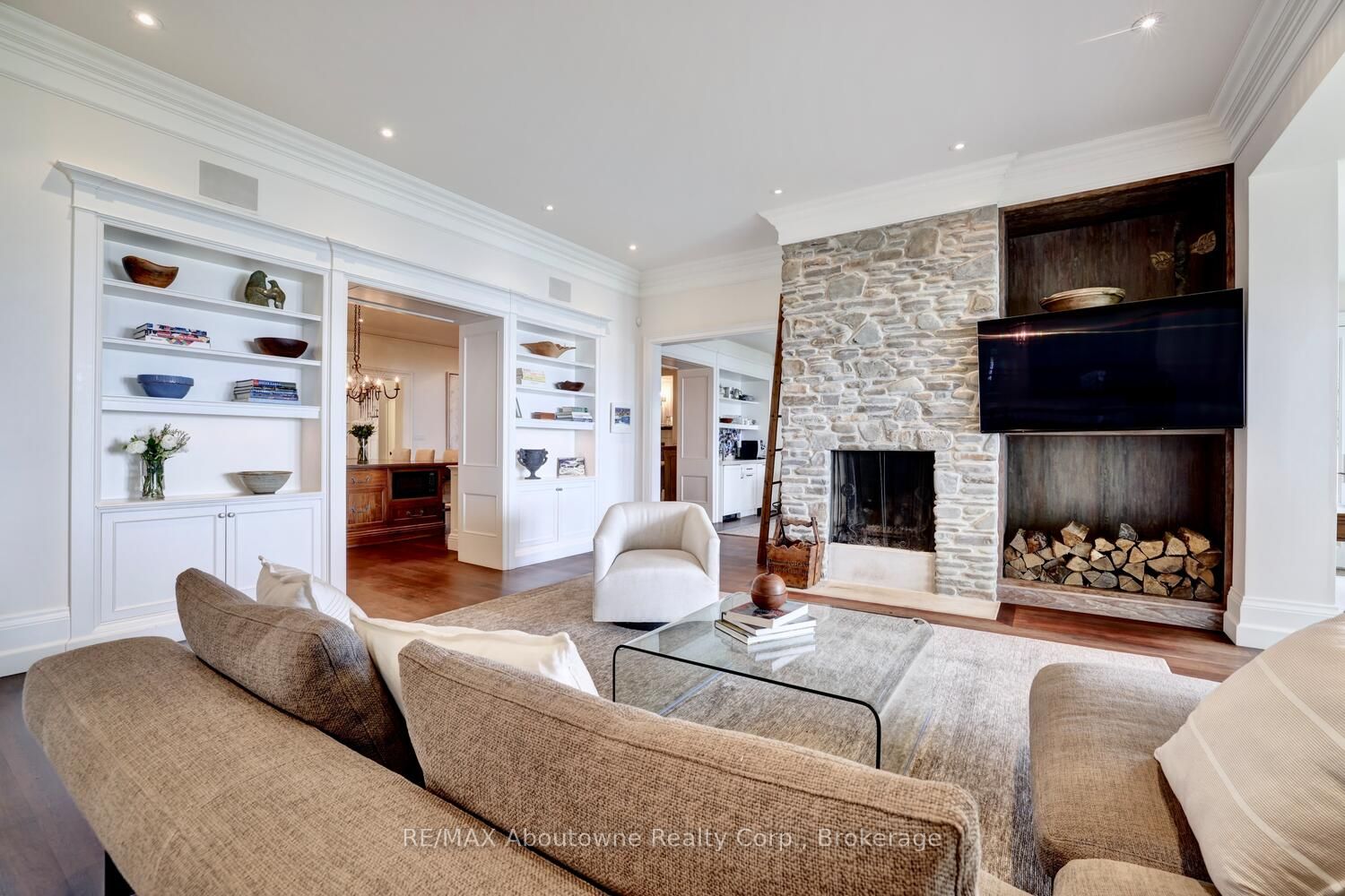 350 King Street Property Photo 19