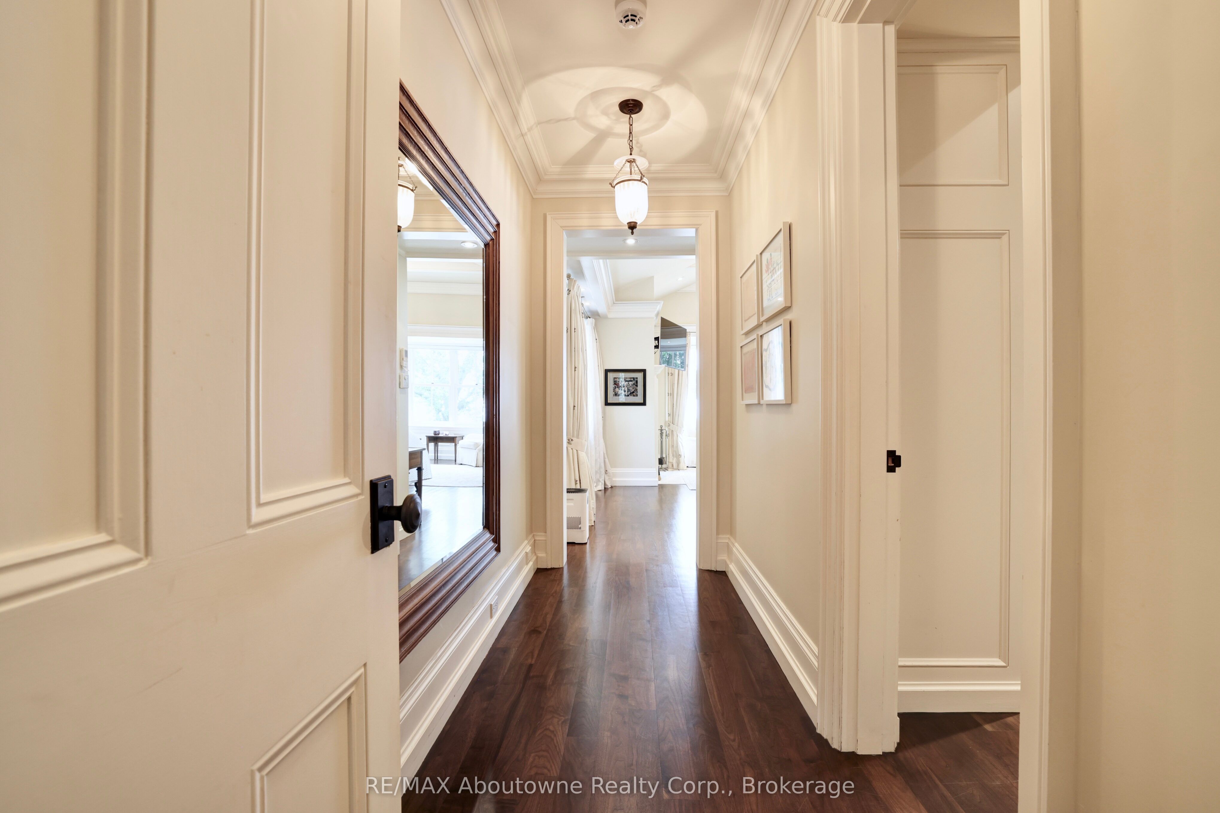 350 King Street Property Photo 24